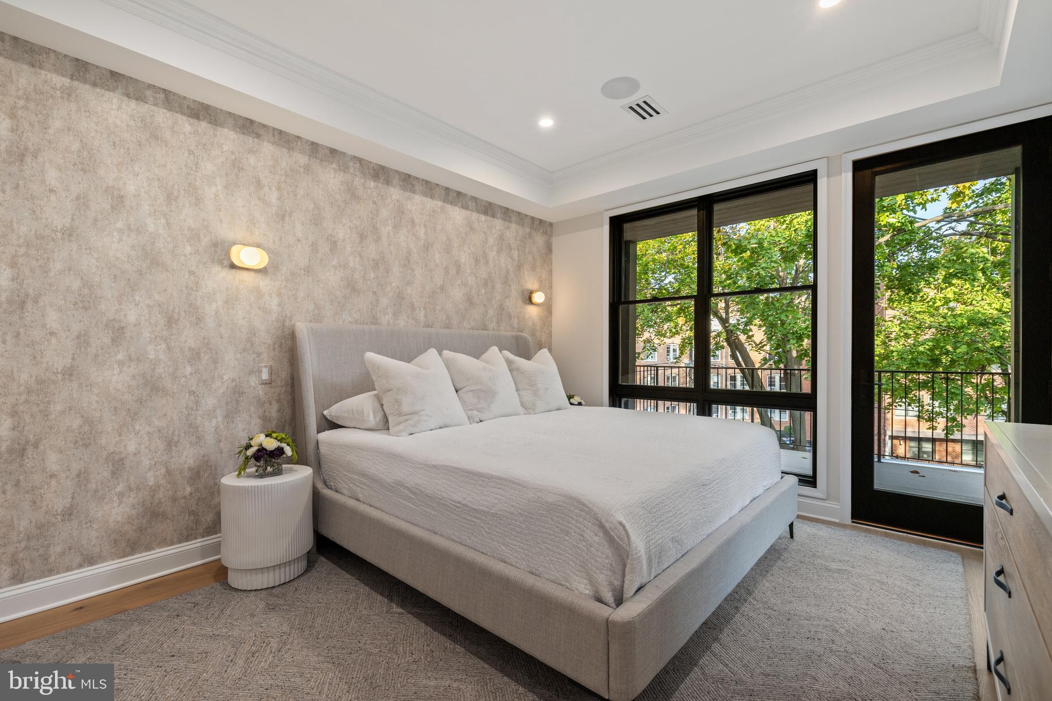 WOODLEY PARK - Residential