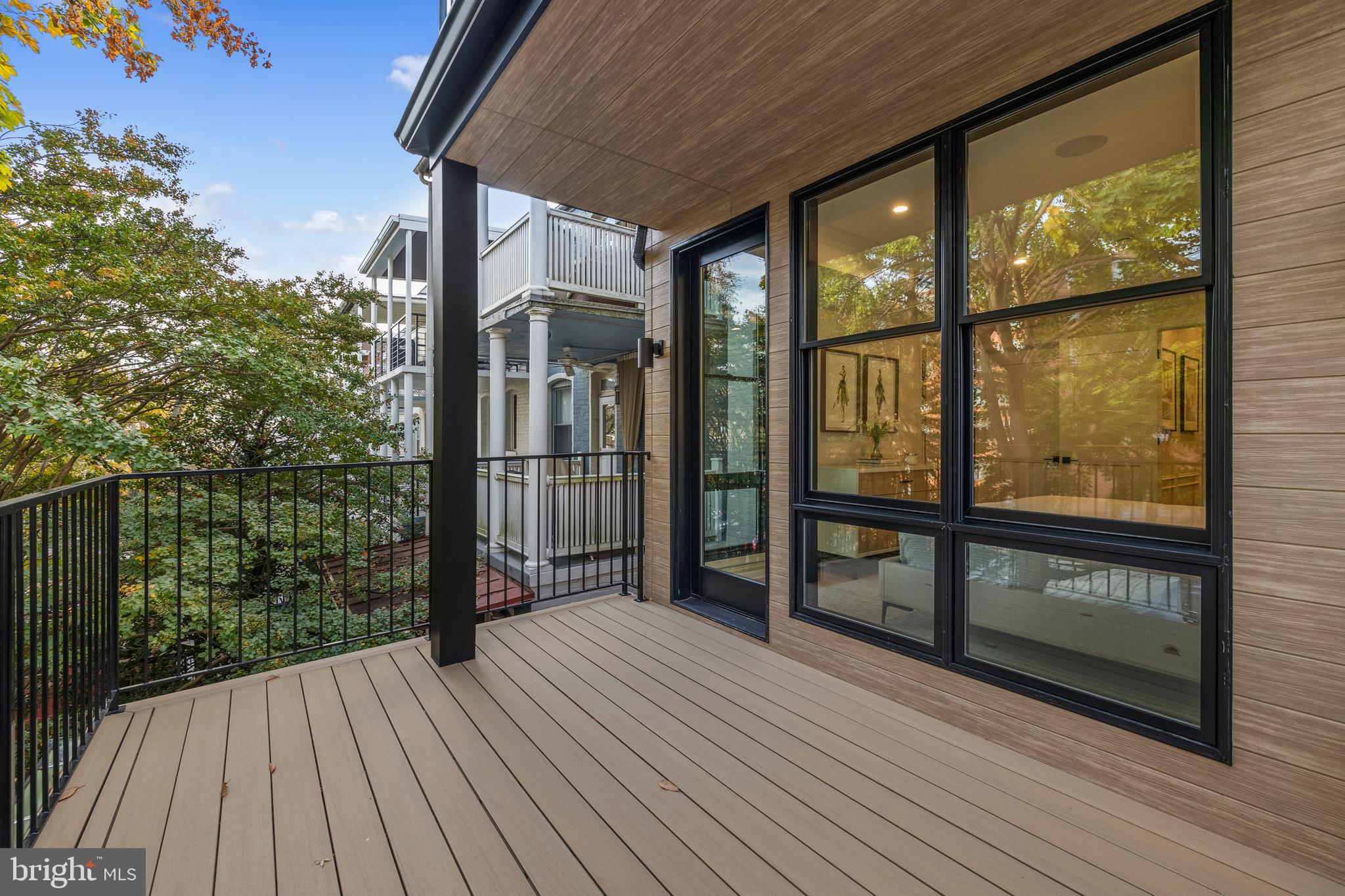WOODLEY PARK - Residential