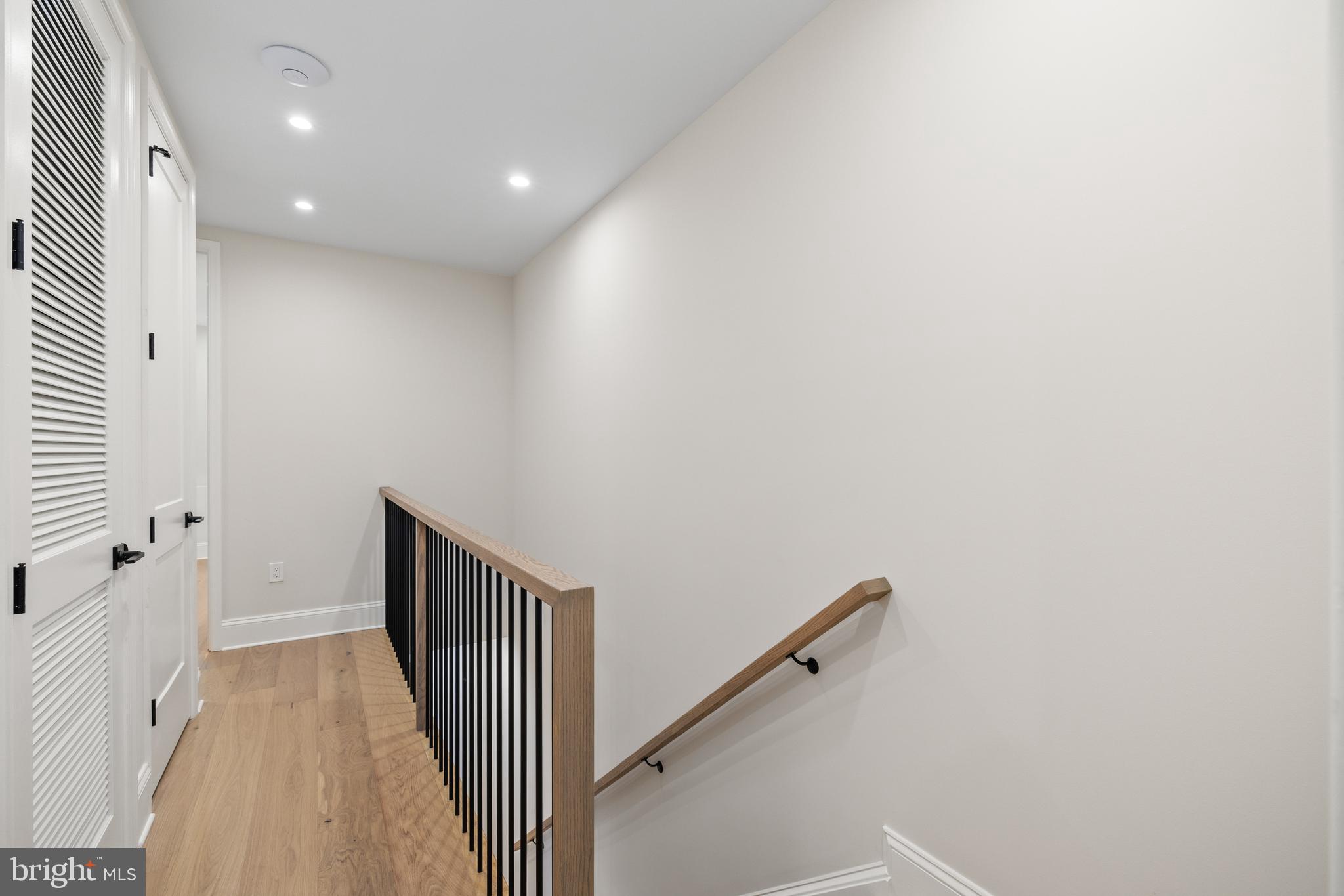 WOODLEY PARK - Residential