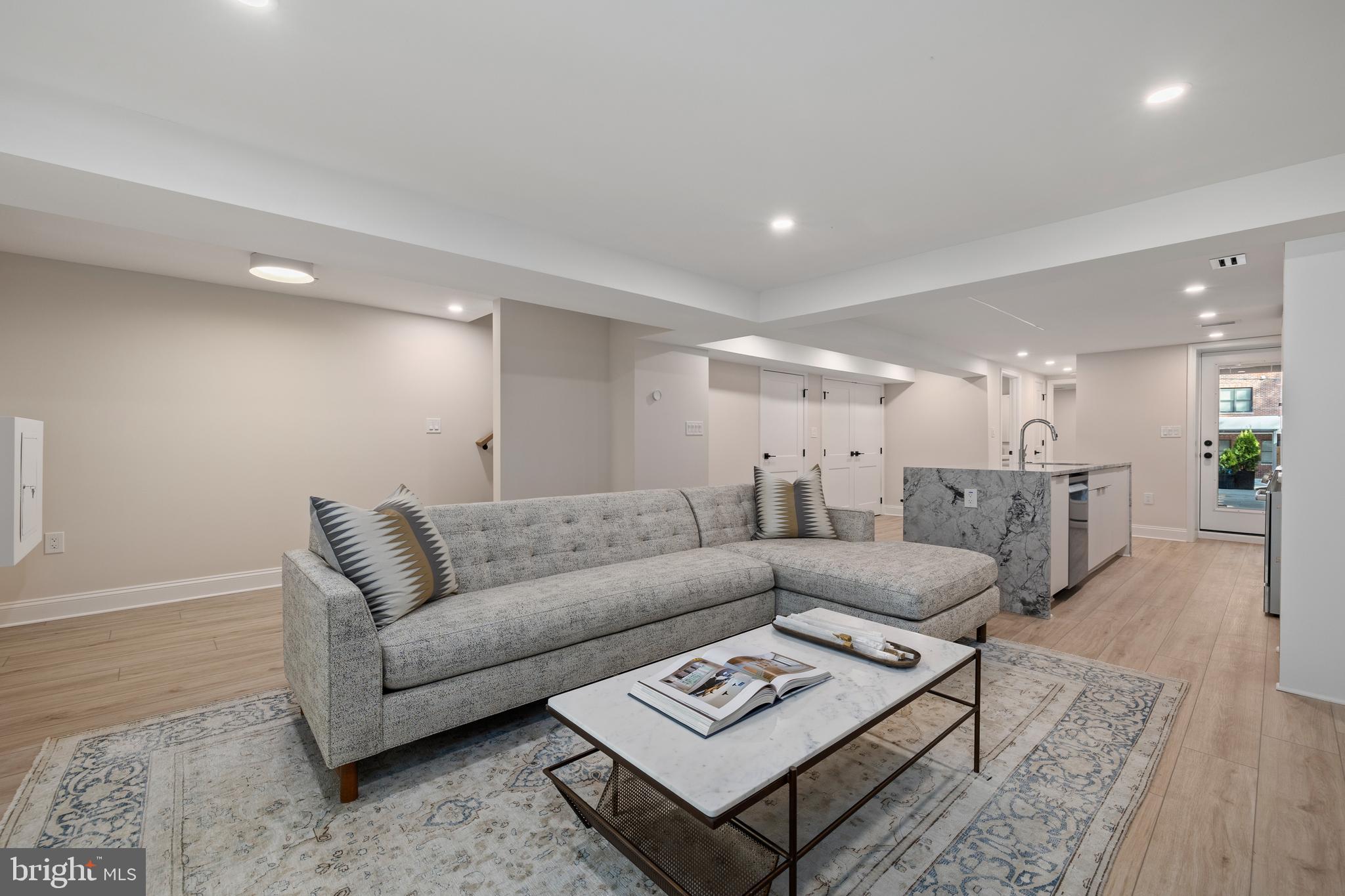 WOODLEY PARK - Residential