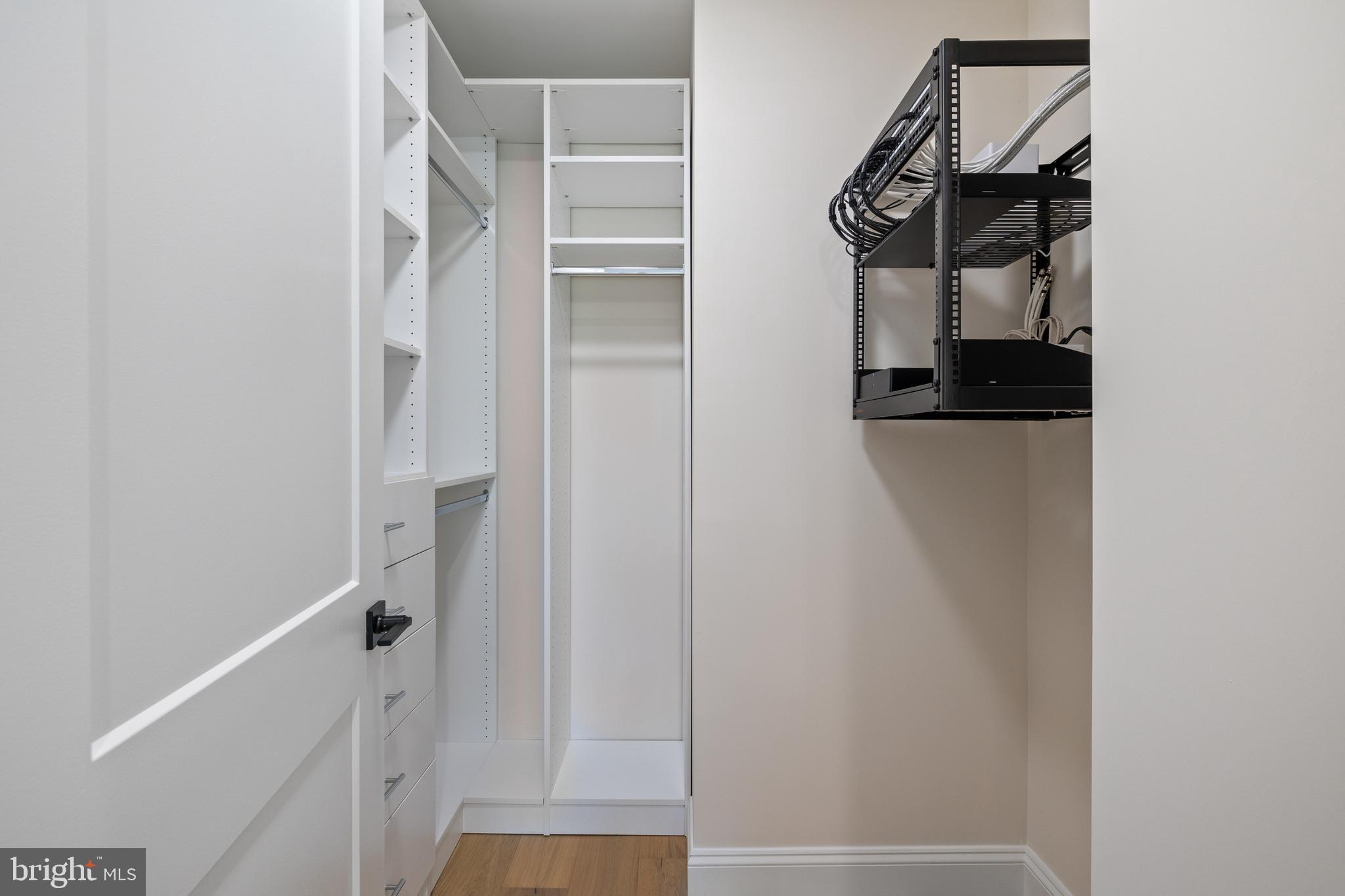 WOODLEY PARK - Residential
