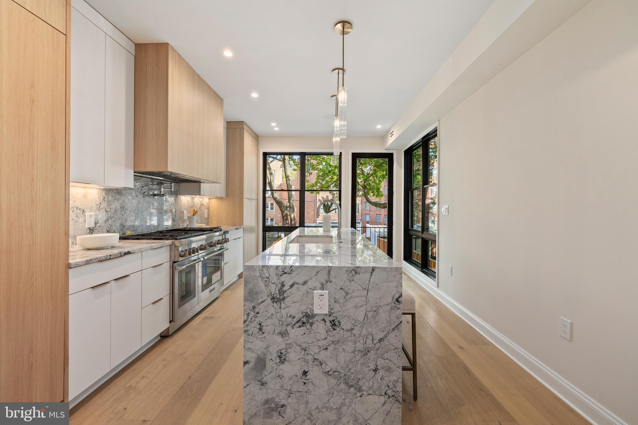 WOODLEY PARK - Residential