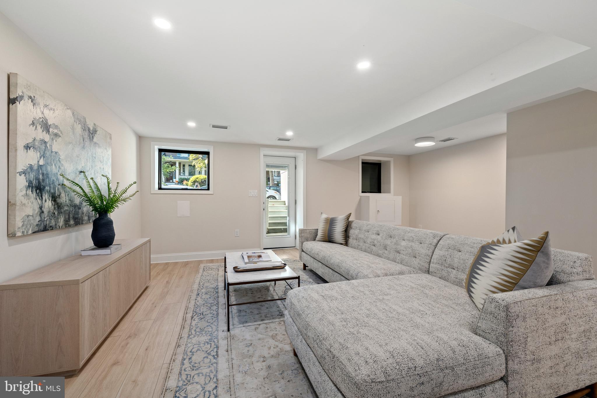 WOODLEY PARK - Residential