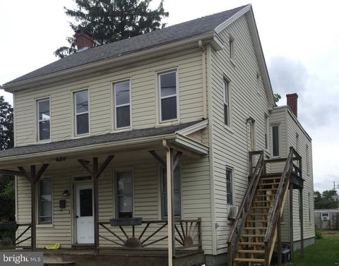 Multifamily For Sale - 624 E Middle Street<br/> HANOVER, PA 17331