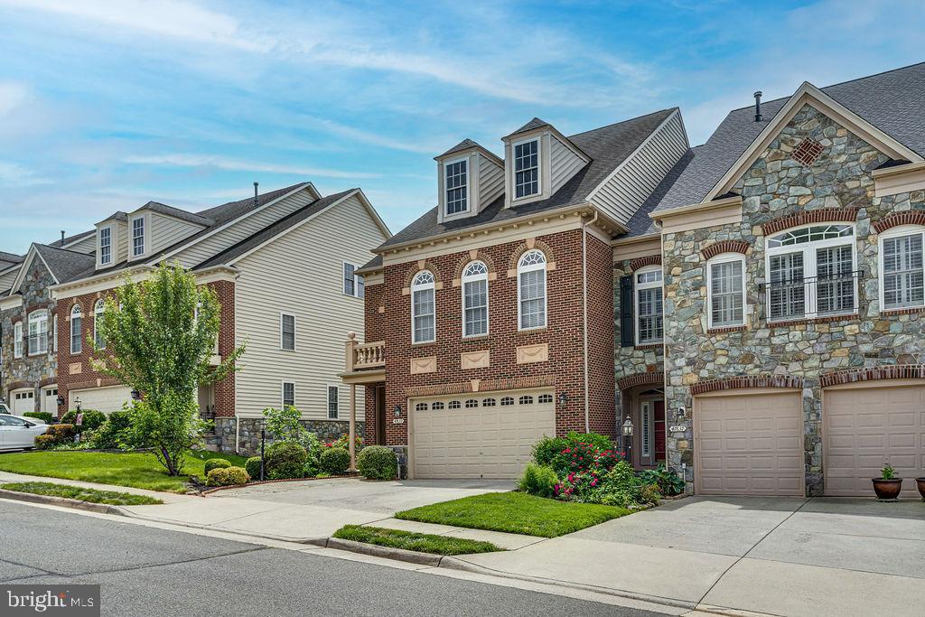 47639 PAULSEN SQUARE