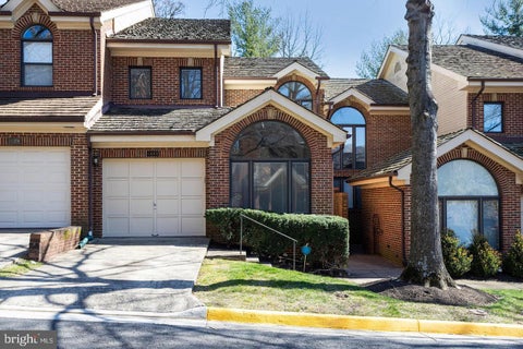Photo of 1462 Hampton Hill Circle, MCLEAN, VA 22101 (MLS # VAFX2301434)