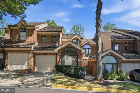 Photo of 1462 Hampton Hill Circle, MCLEAN, VA 22101 (MLS # VAFX2301434)