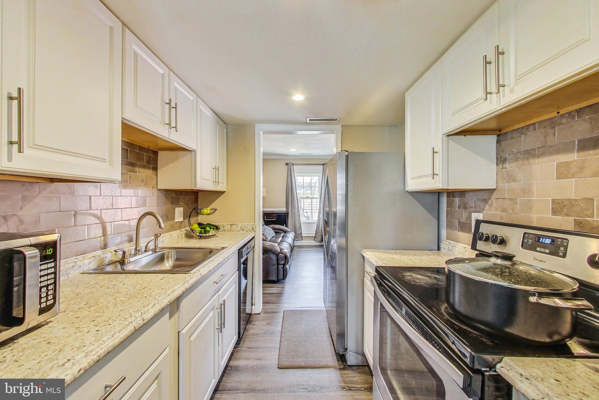 STAFFORD OAKS - Residential