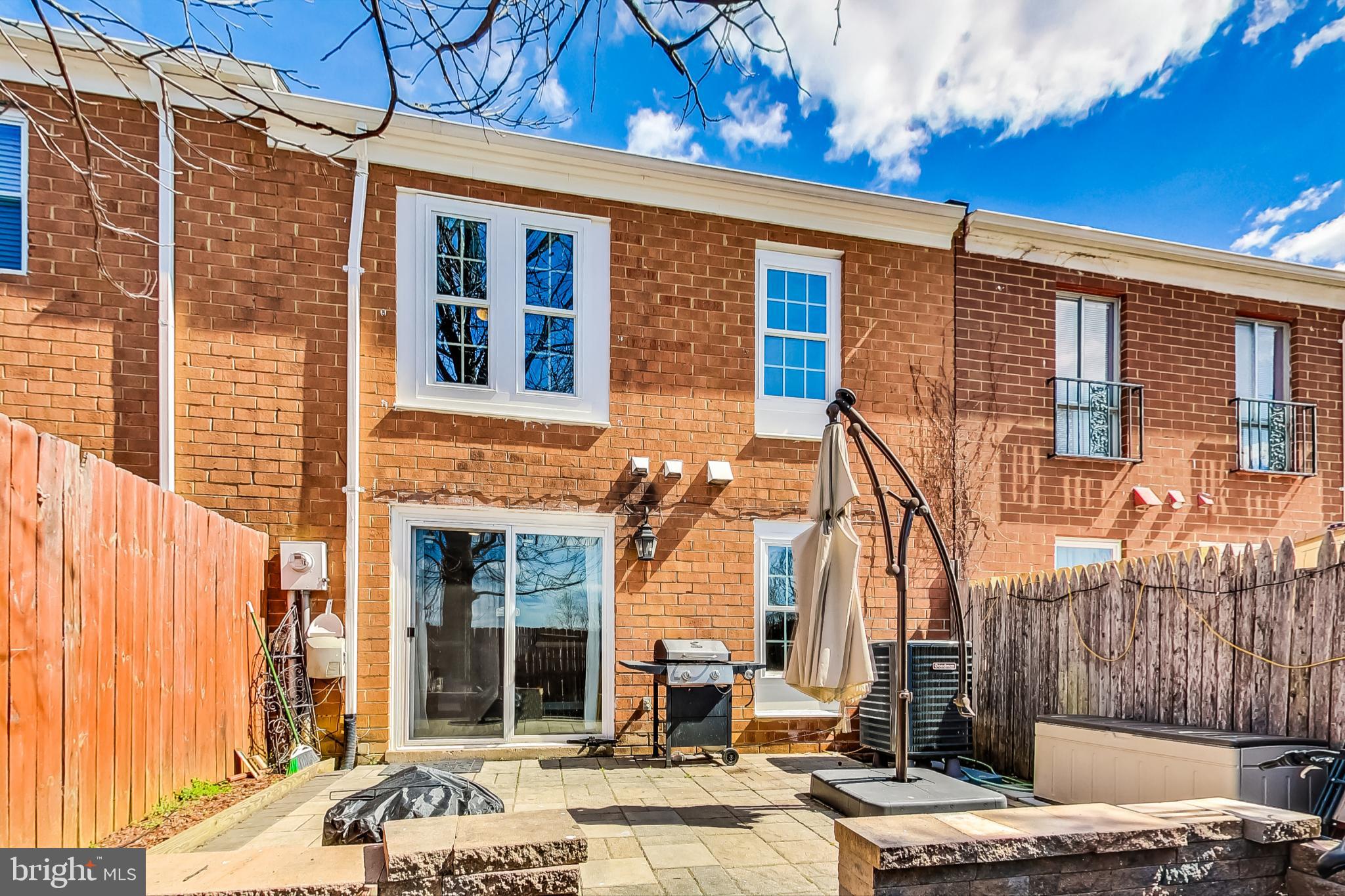 STAFFORD OAKS - Residential