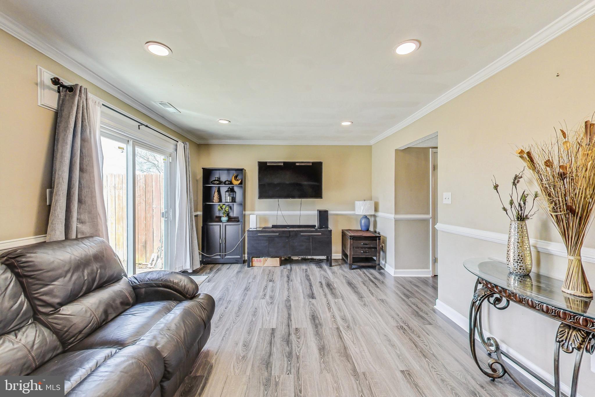 STAFFORD OAKS - Residential