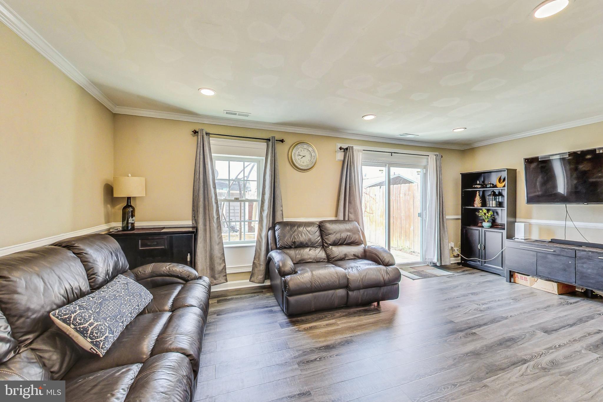 STAFFORD OAKS - Residential