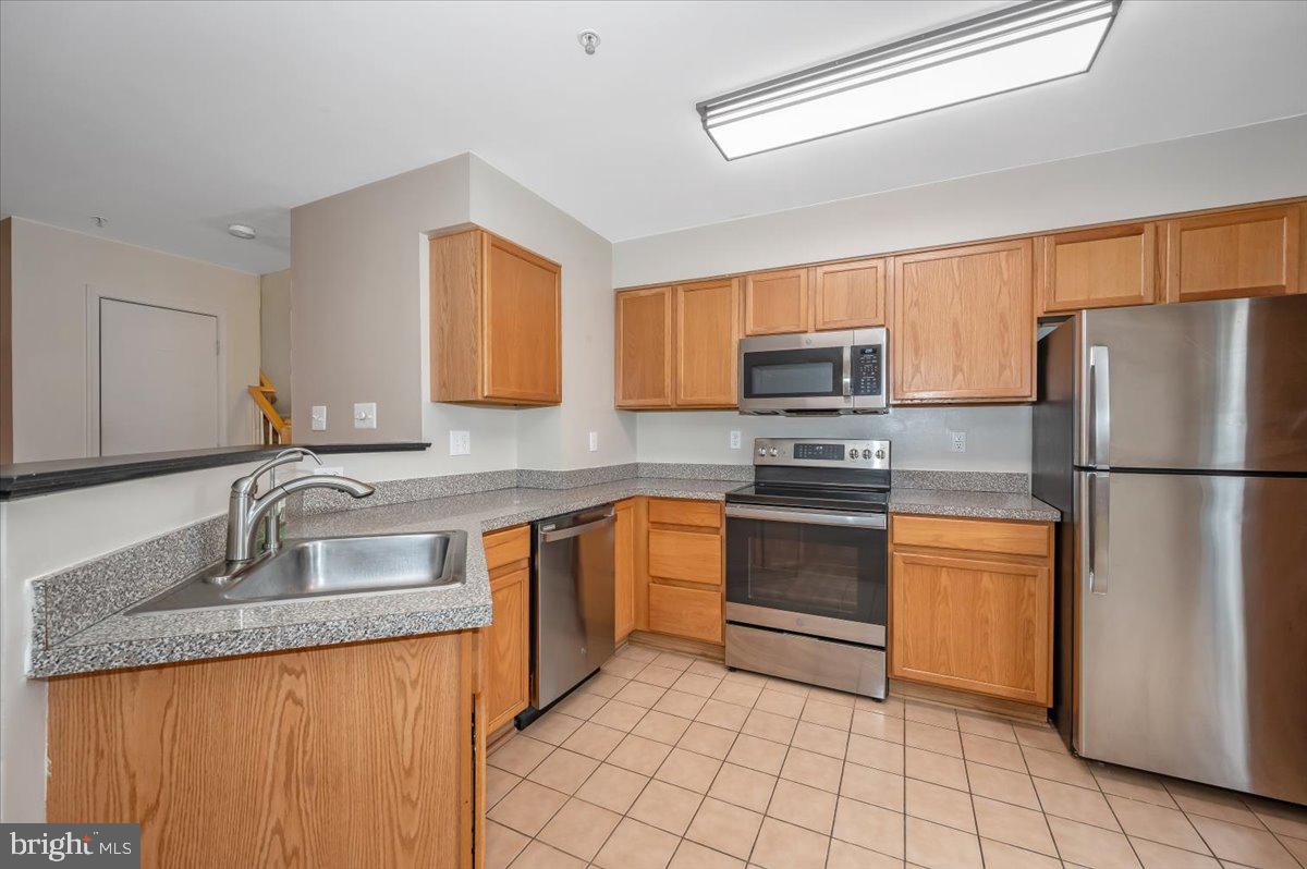 WELLINGTON TRACE - Residential