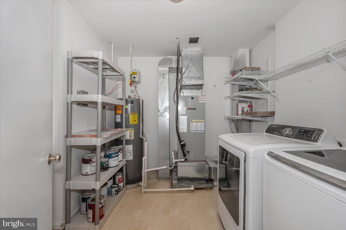 WELLINGTON TRACE - Residential