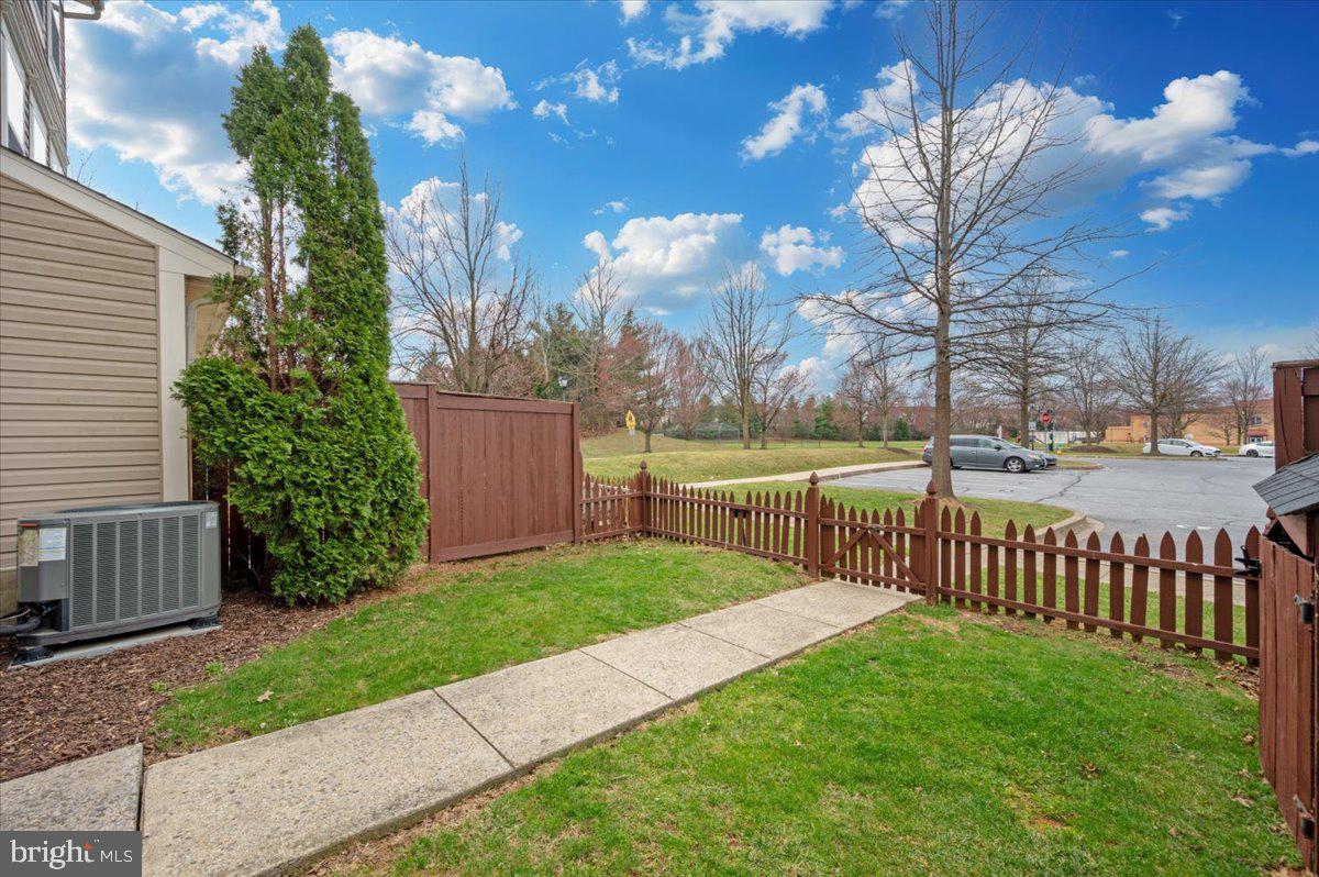 WELLINGTON TRACE - Residential