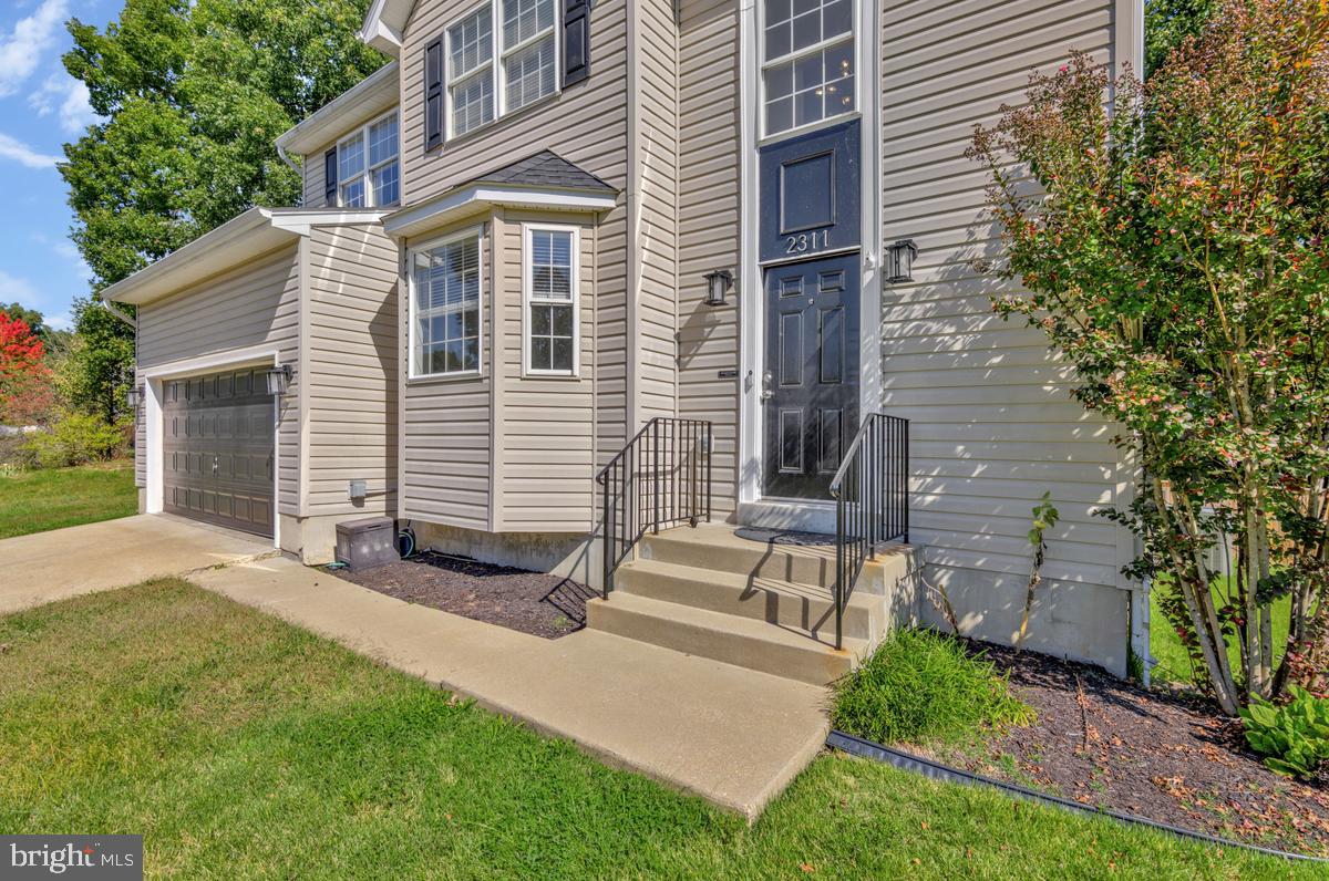 2311 ASHFORD LANE