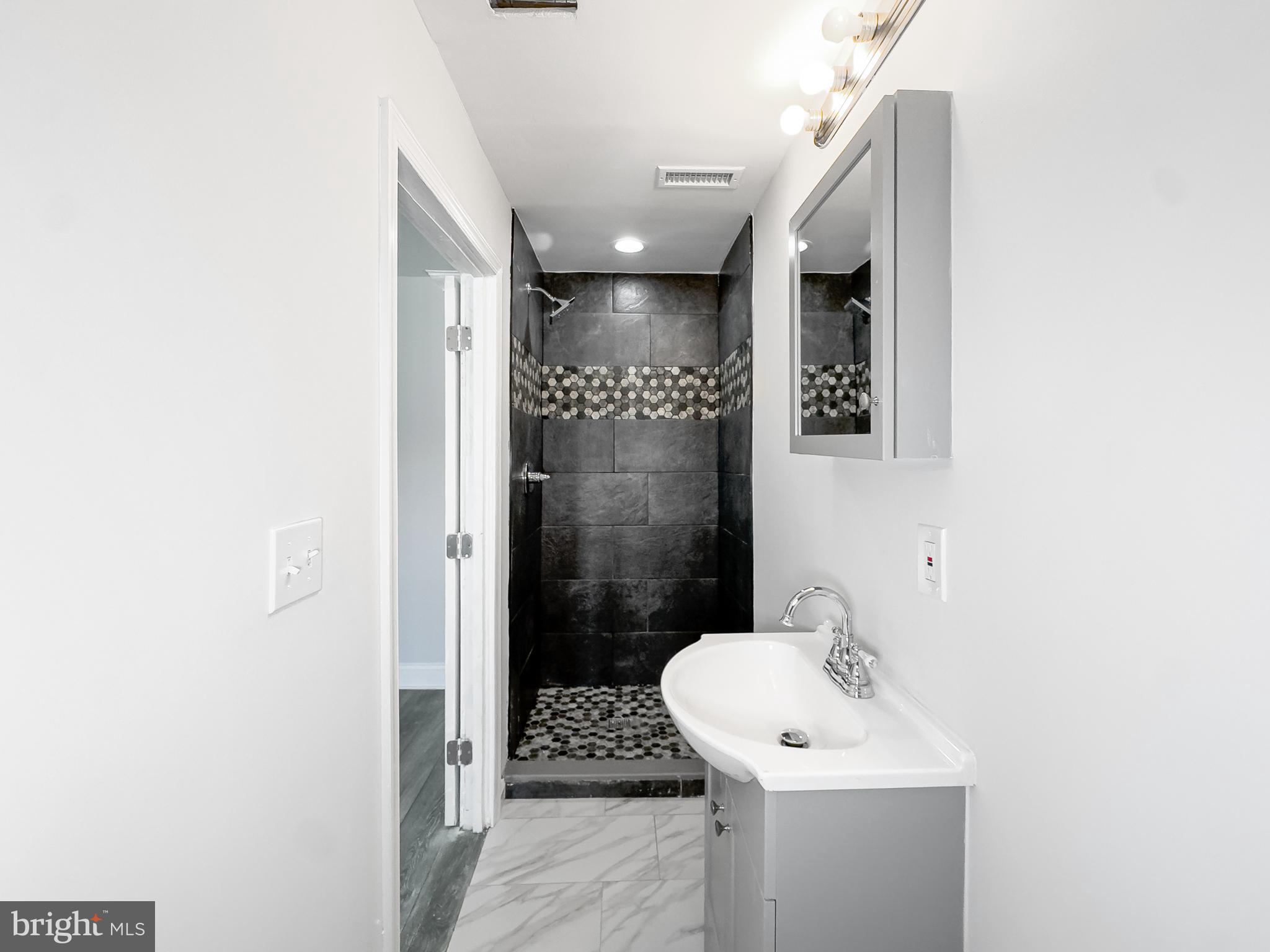 ARLINGTON - Residential Lease