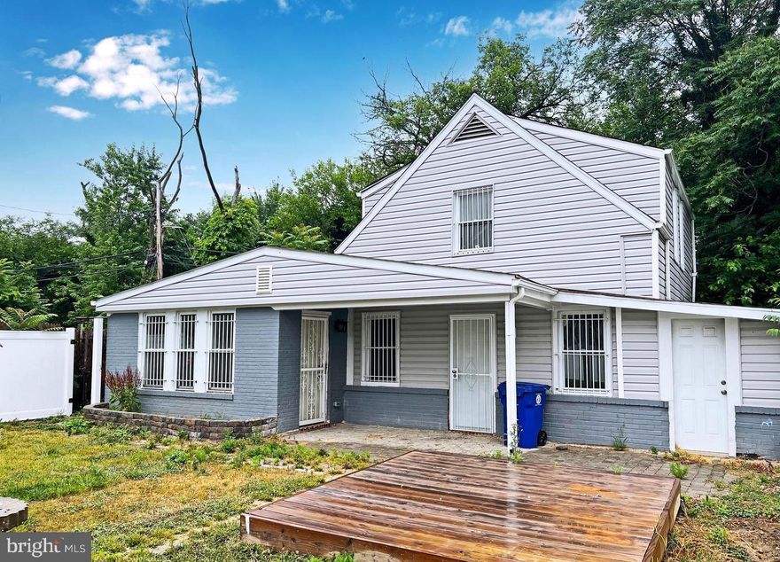 This beautifully remodeled property offers a spacious and well-designed layout, featuring two levels of living space. It boasts three bedrooms and two full bathrooms, perfect for accommodating a family or guests. The home is distinguished by its excellent finishes, ensuring a modern and stylish living environment.

At the front of the property, you can park four cars or more and zoning allows for multifamily. The entire property has been freshly painted, giving it a clean and inviting appearance. This home is ready to welcome you with its updated features and ample space, making it an ideal choice for comfortable and contemporary living.