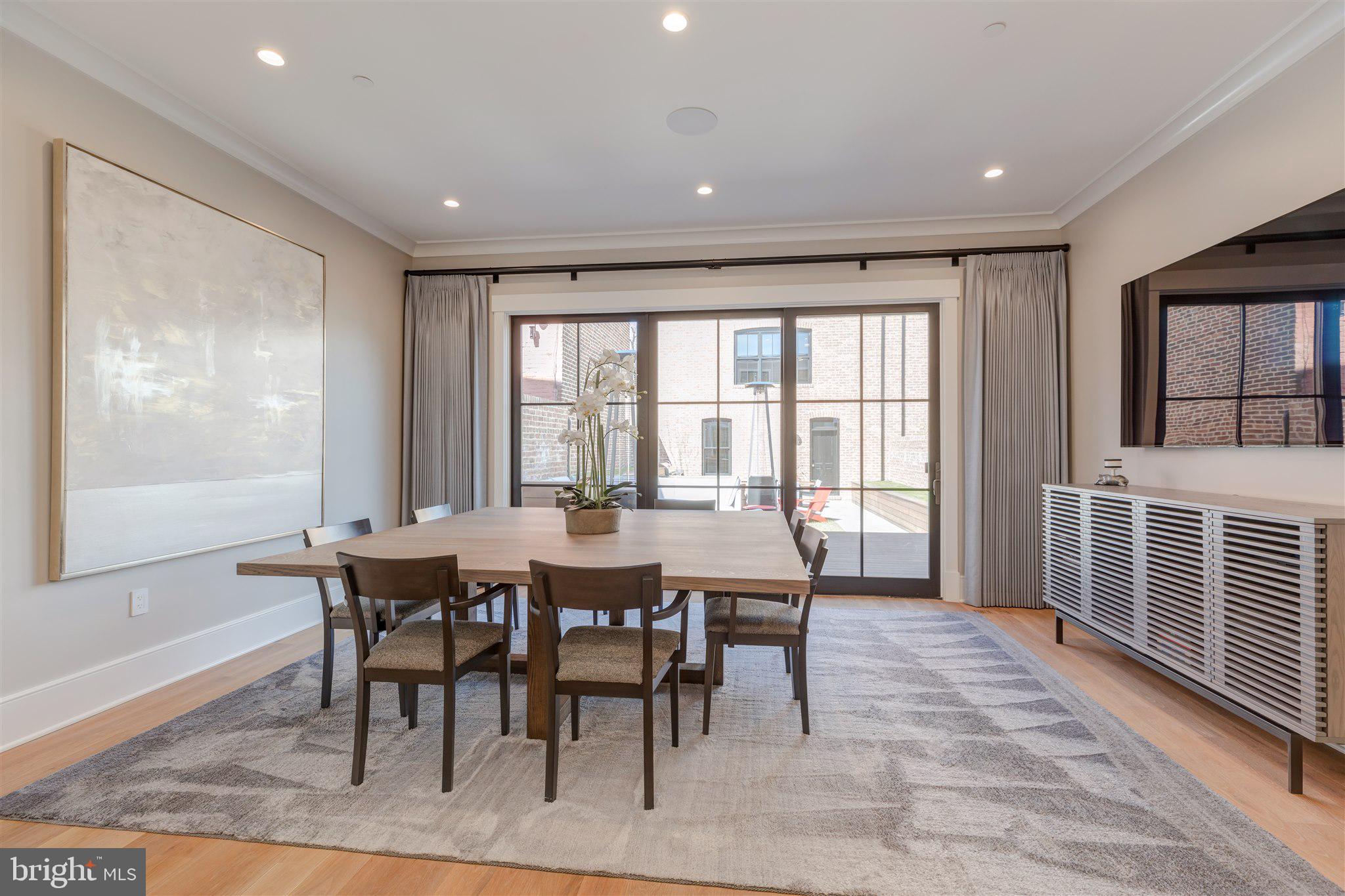 CAPITOL HILL - Residential