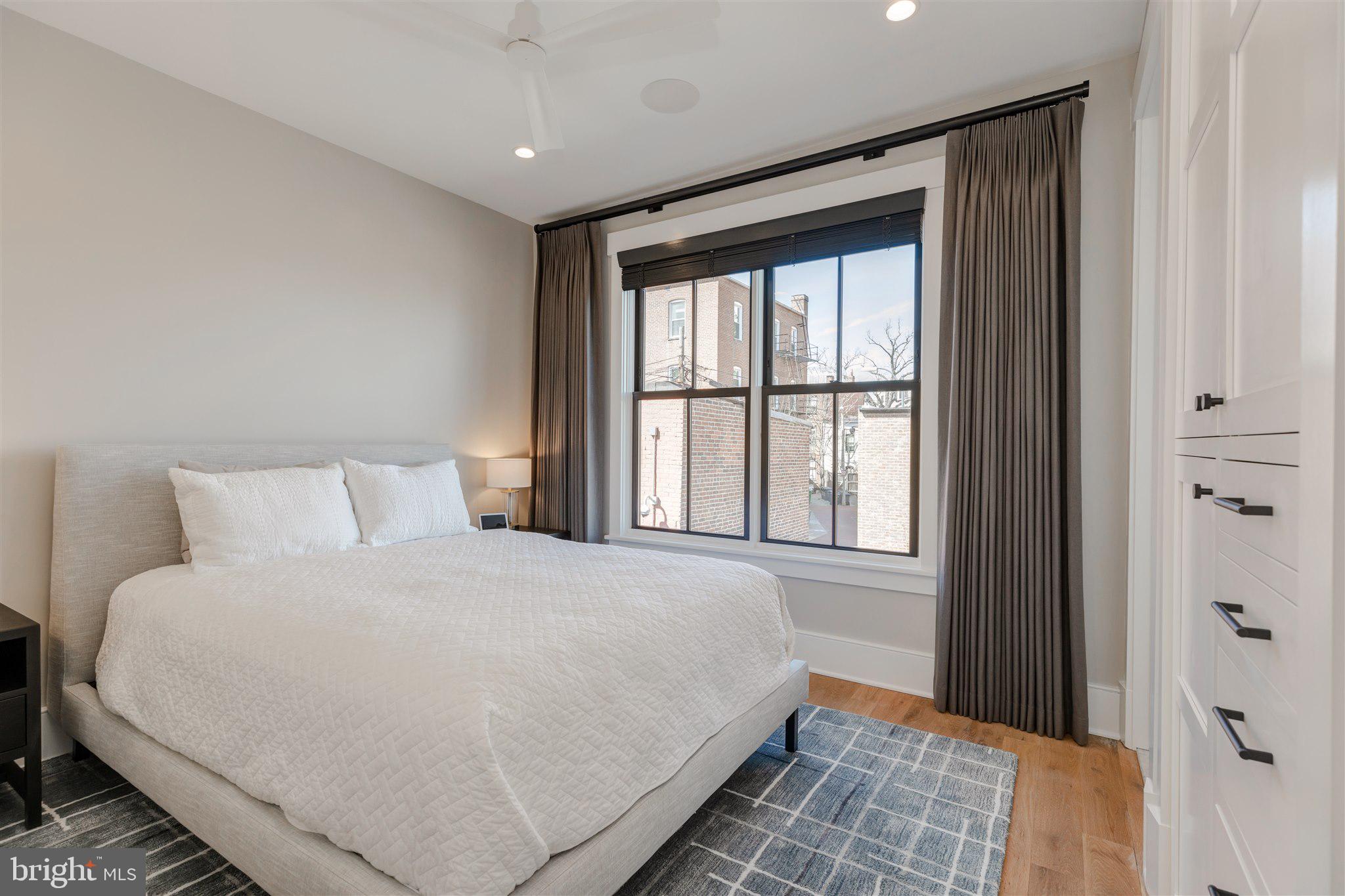 CAPITOL HILL - Residential