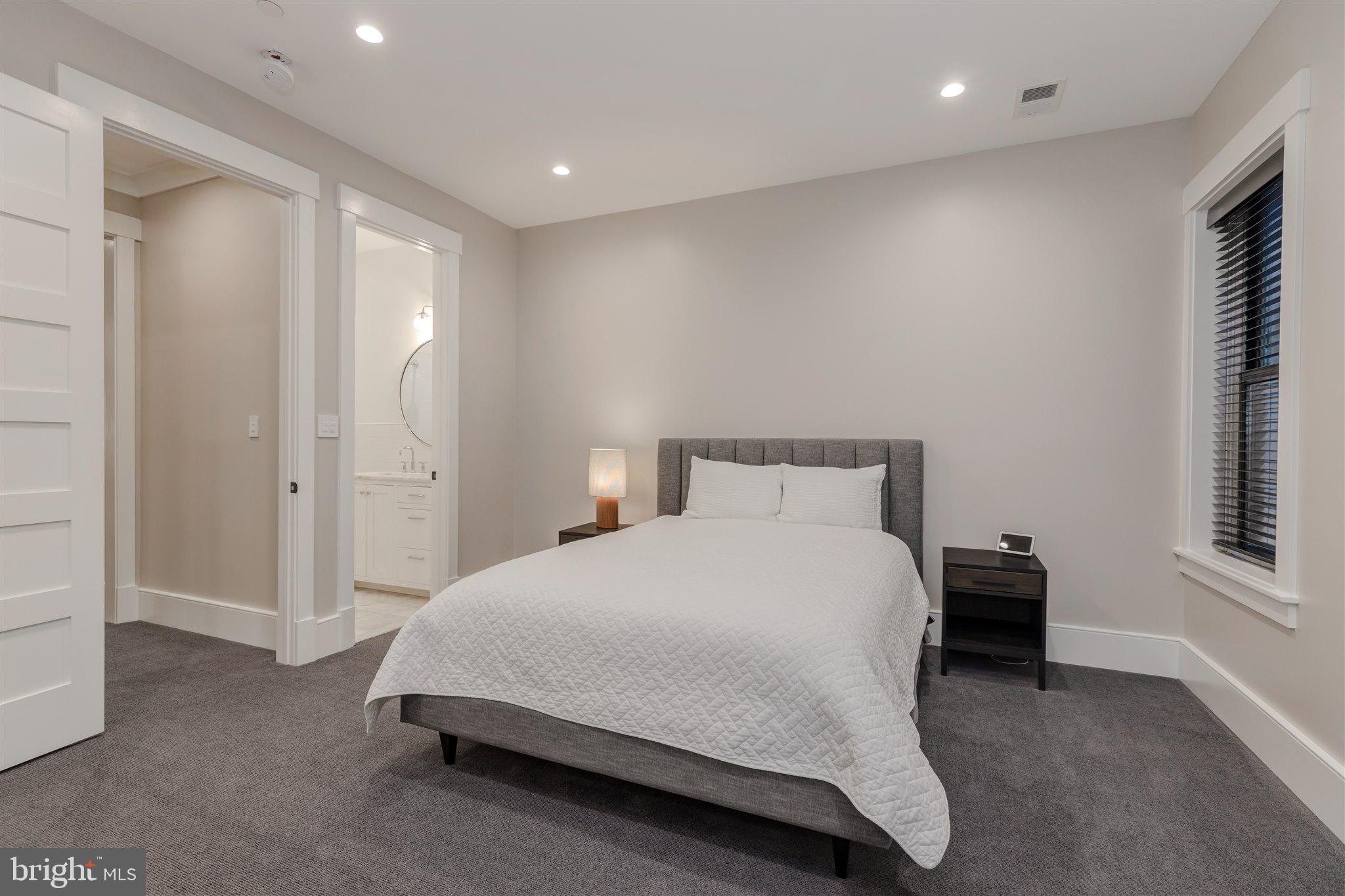 CAPITOL HILL - Residential
