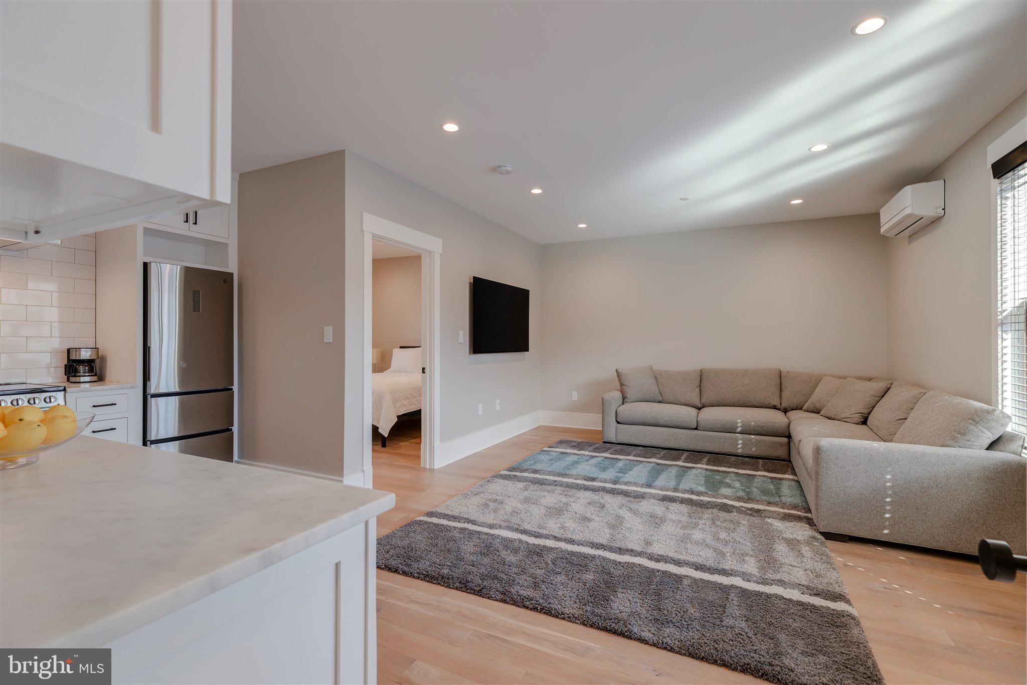 CAPITOL HILL - Residential