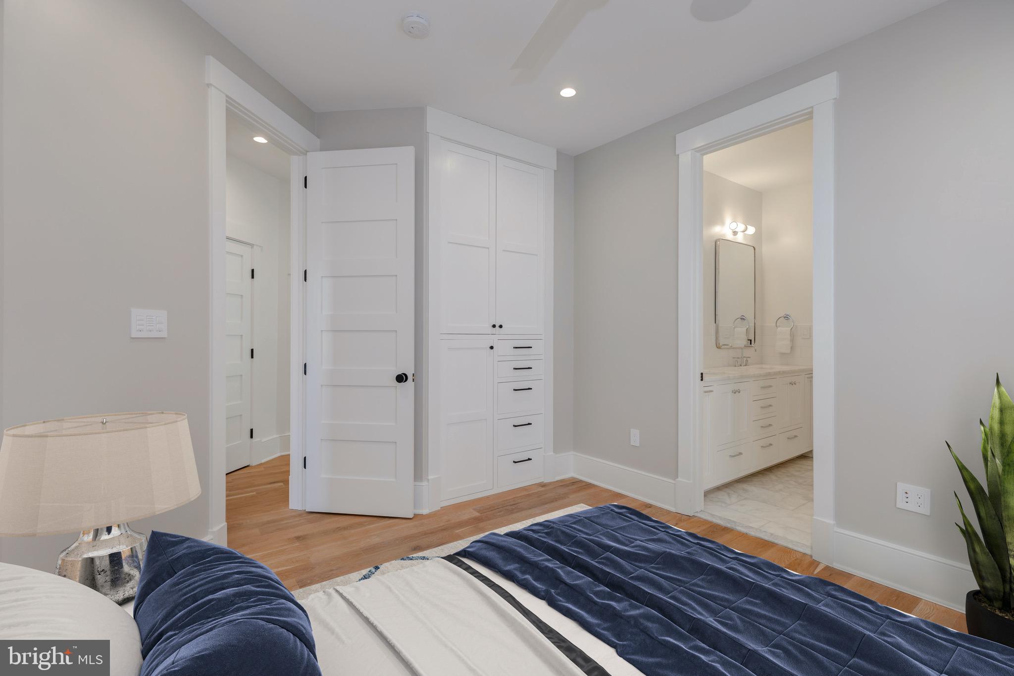 CAPITOL HILL - Residential