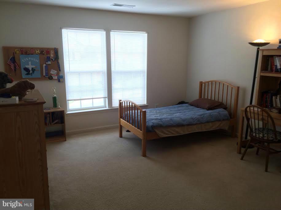 LANSDOWNE ON THE POTOMAC - Residential Lease