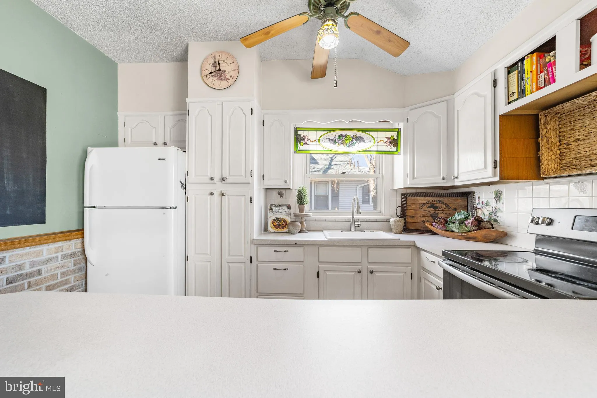 National Park, New Jersey 08063, United States, 4 Bedrooms Bedrooms, ,2 BathroomsBathrooms,Residential,Contingent,84162