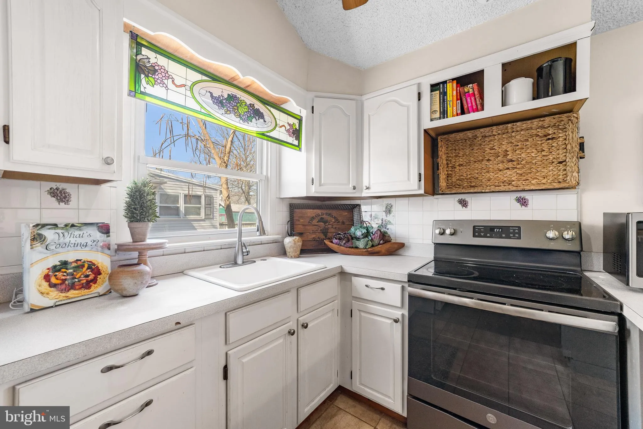 National Park, New Jersey 08063, United States, 4 Bedrooms Bedrooms, ,2 BathroomsBathrooms,Residential,Contingent,84162