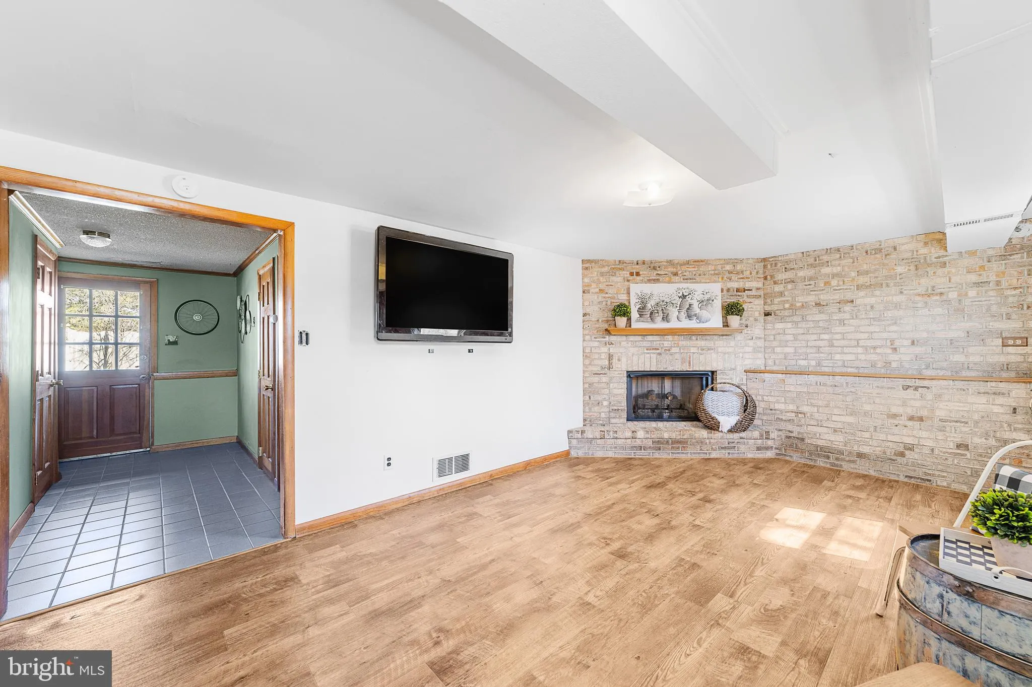 National Park, New Jersey 08063, United States, 4 Bedrooms Bedrooms, ,2 BathroomsBathrooms,Residential,Contingent,84162