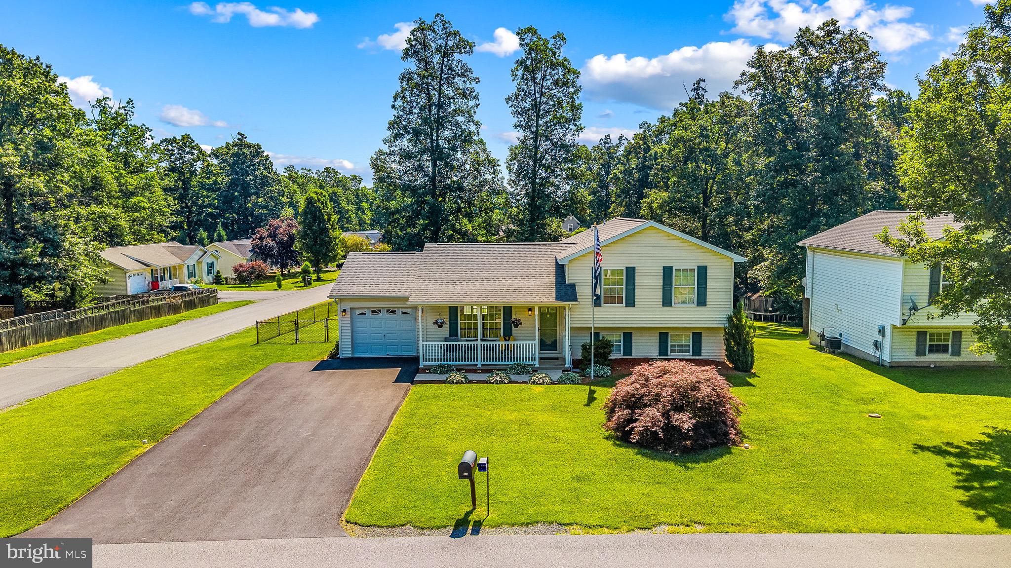 DOUGLAS OAKS - Residential