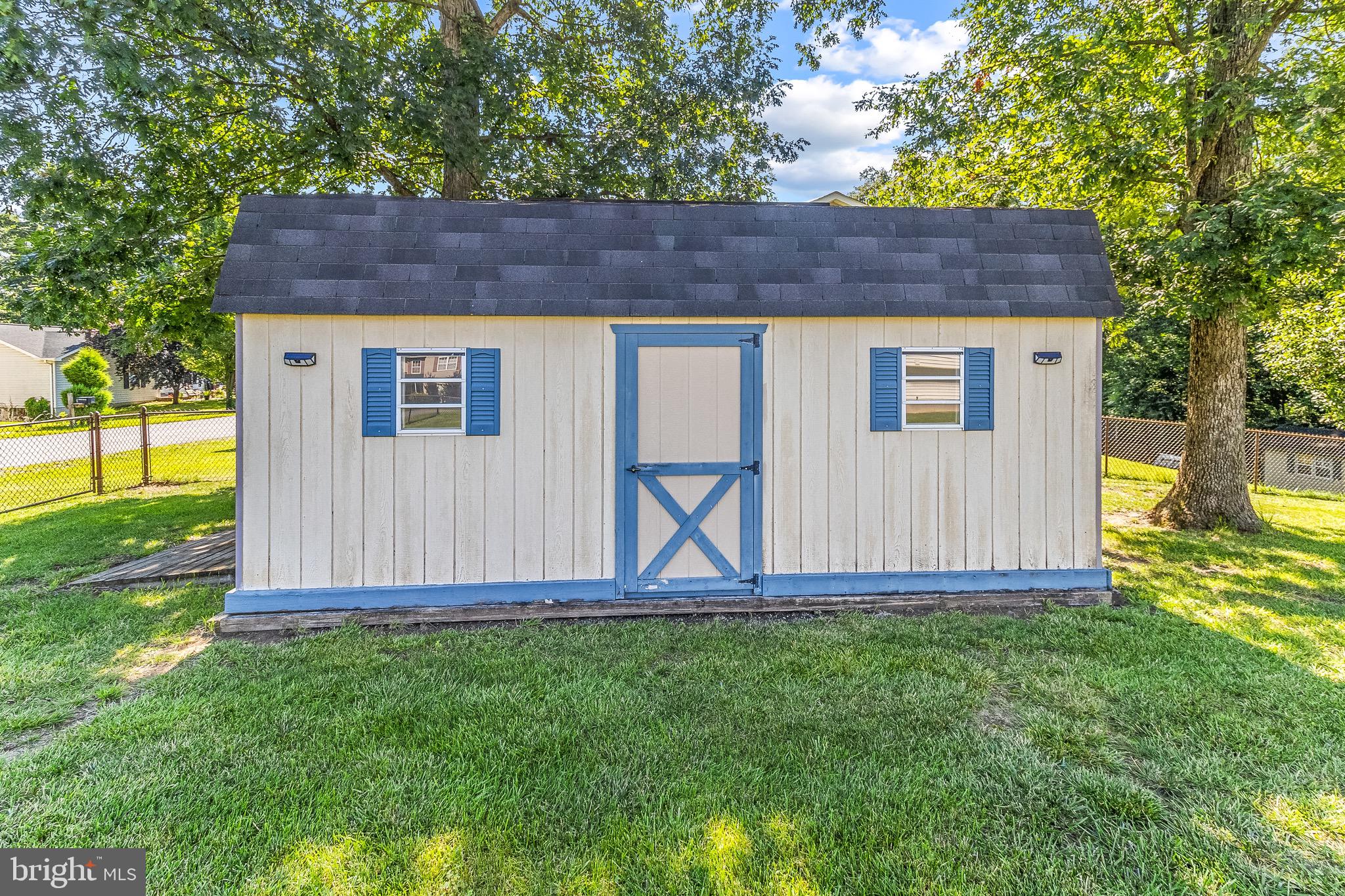 DOUGLAS OAKS - Residential