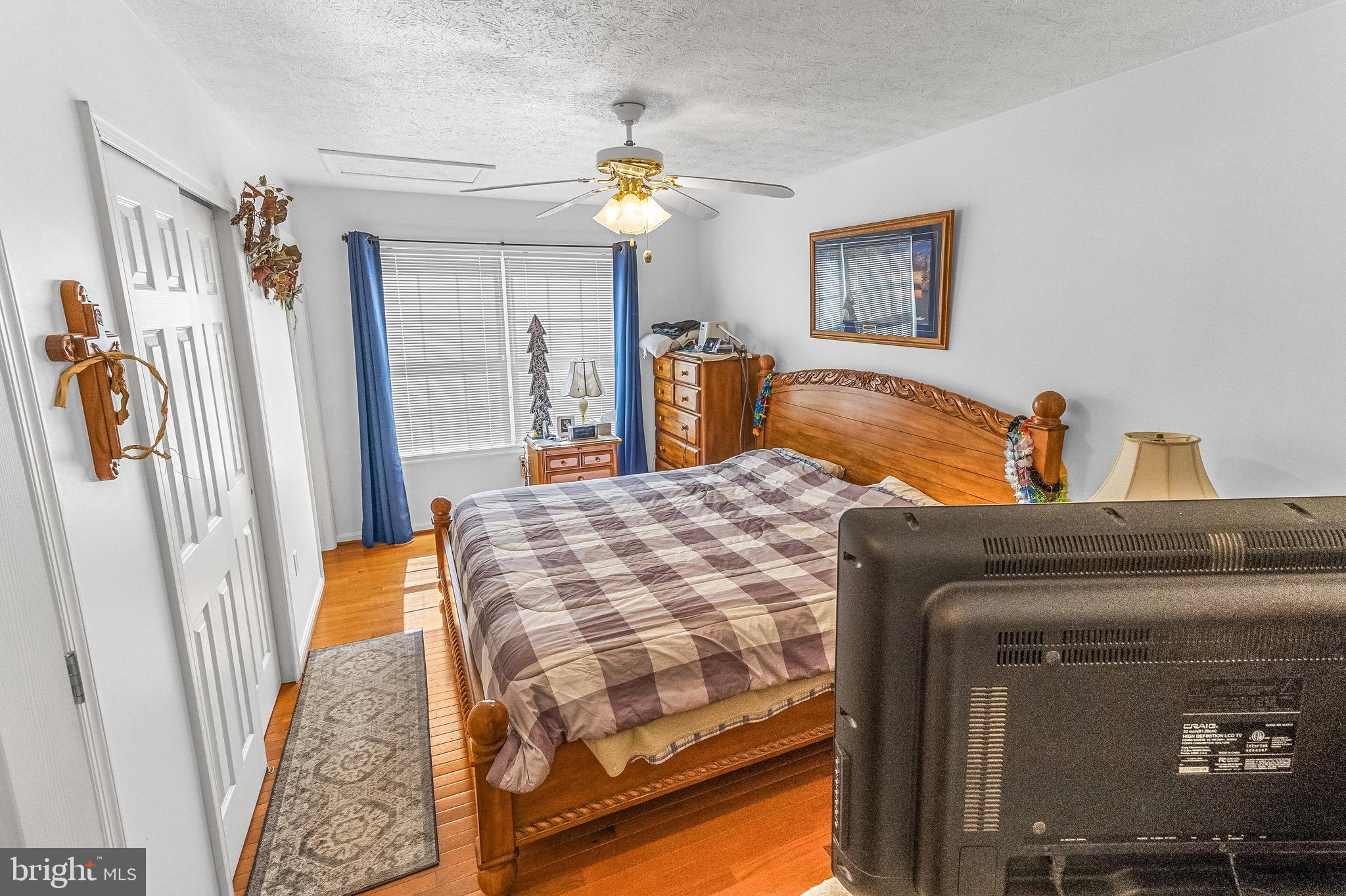 DOUGLAS OAKS - Residential