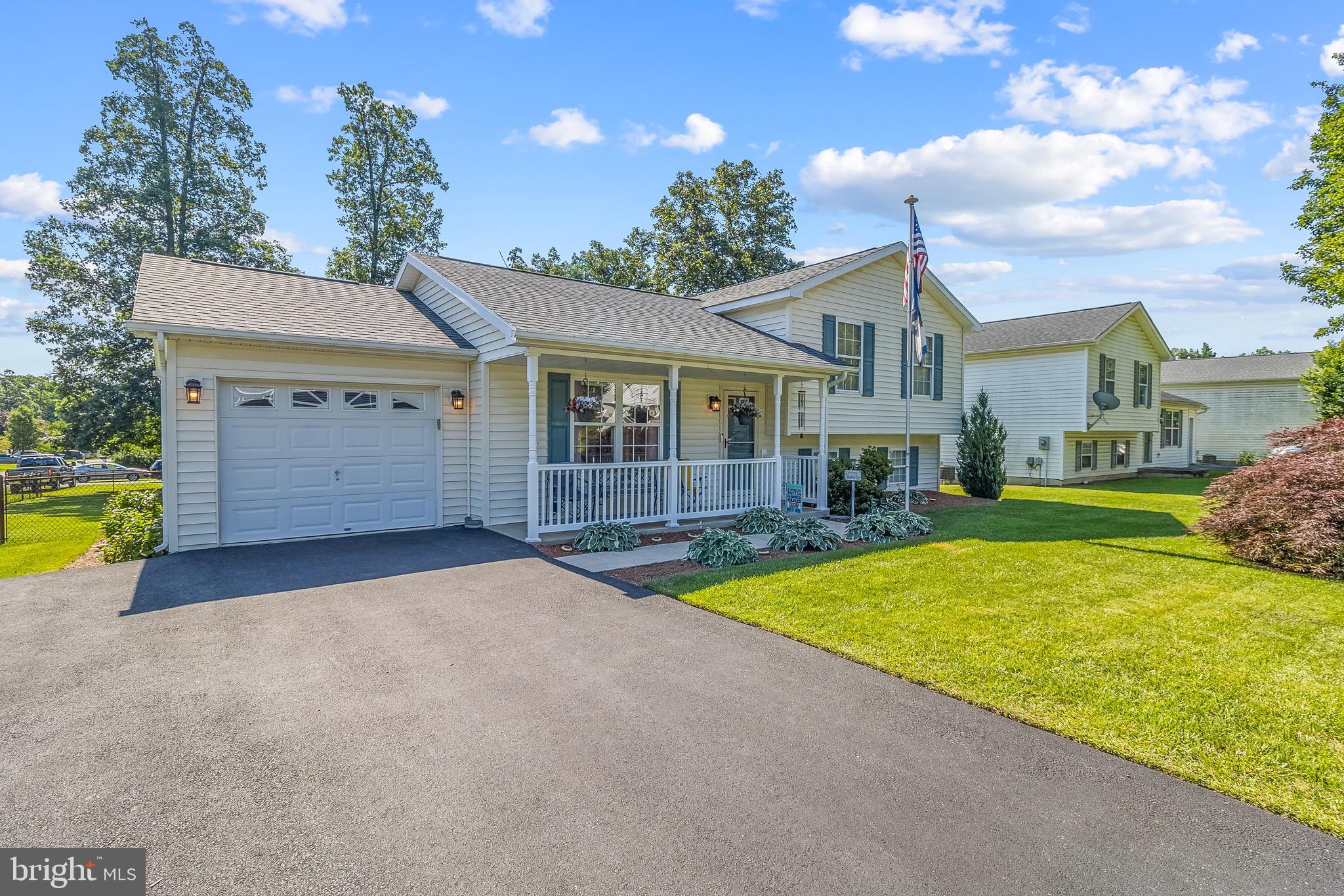 DOUGLAS OAKS - Residential