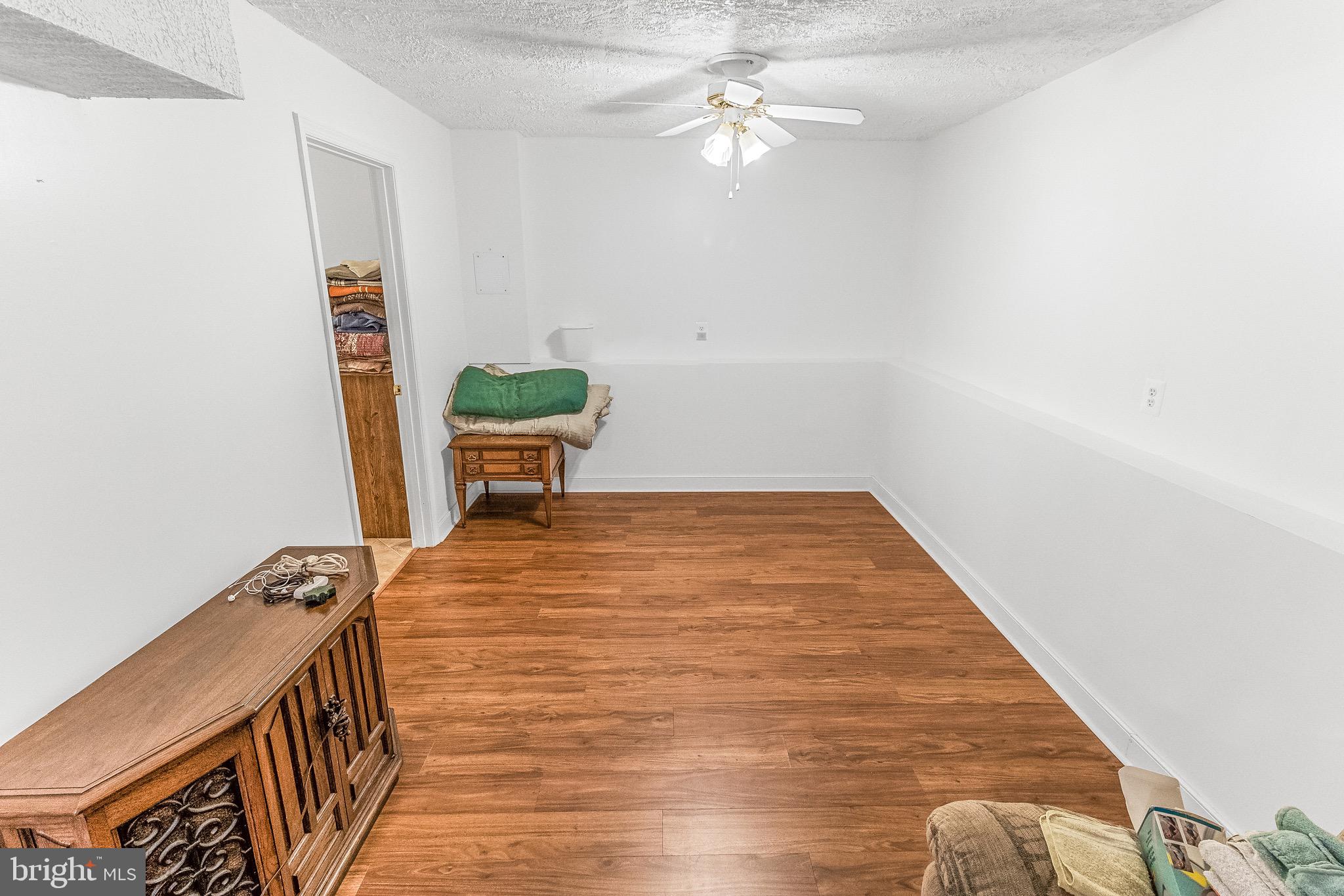 DOUGLAS OAKS - Residential