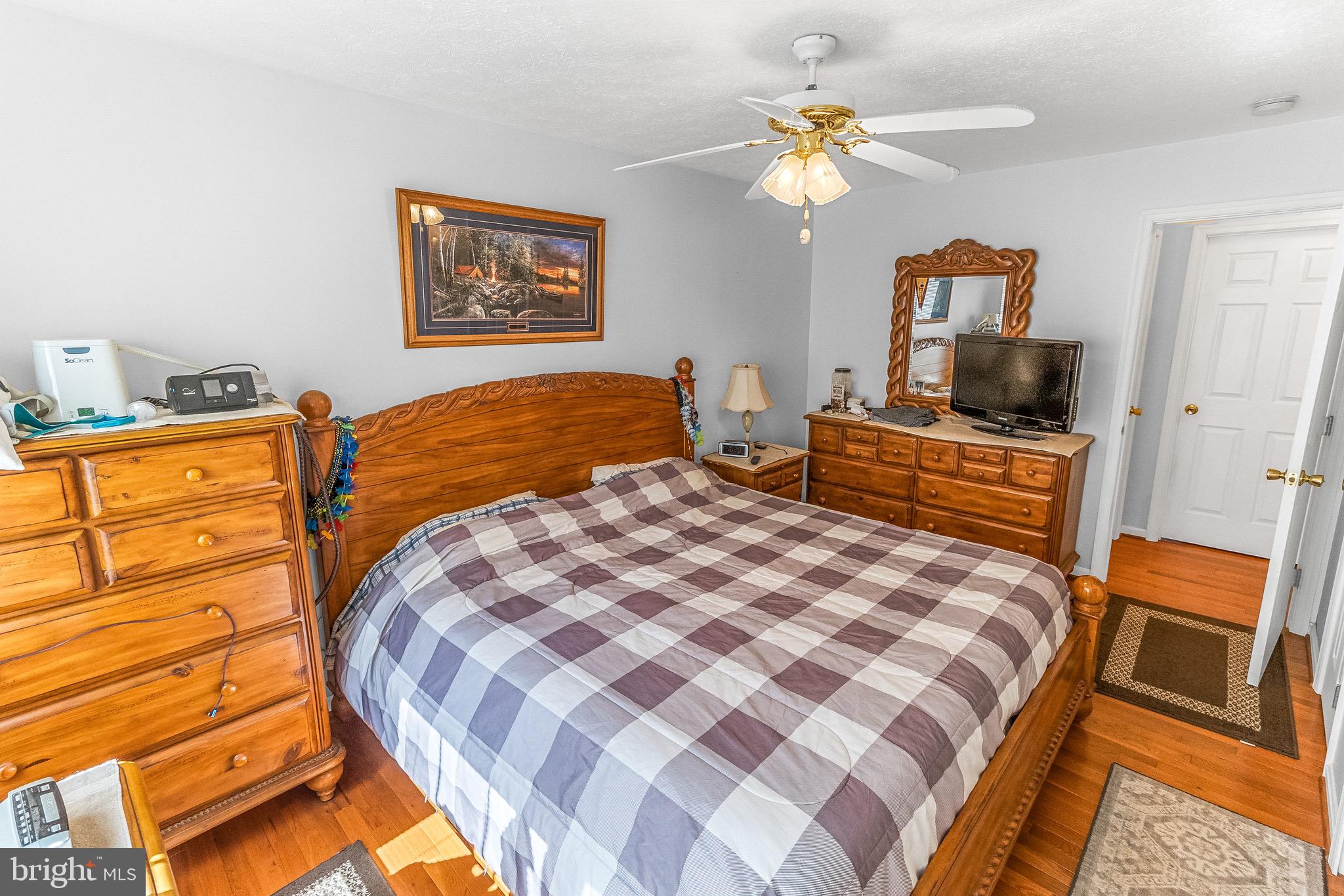 DOUGLAS OAKS - Residential