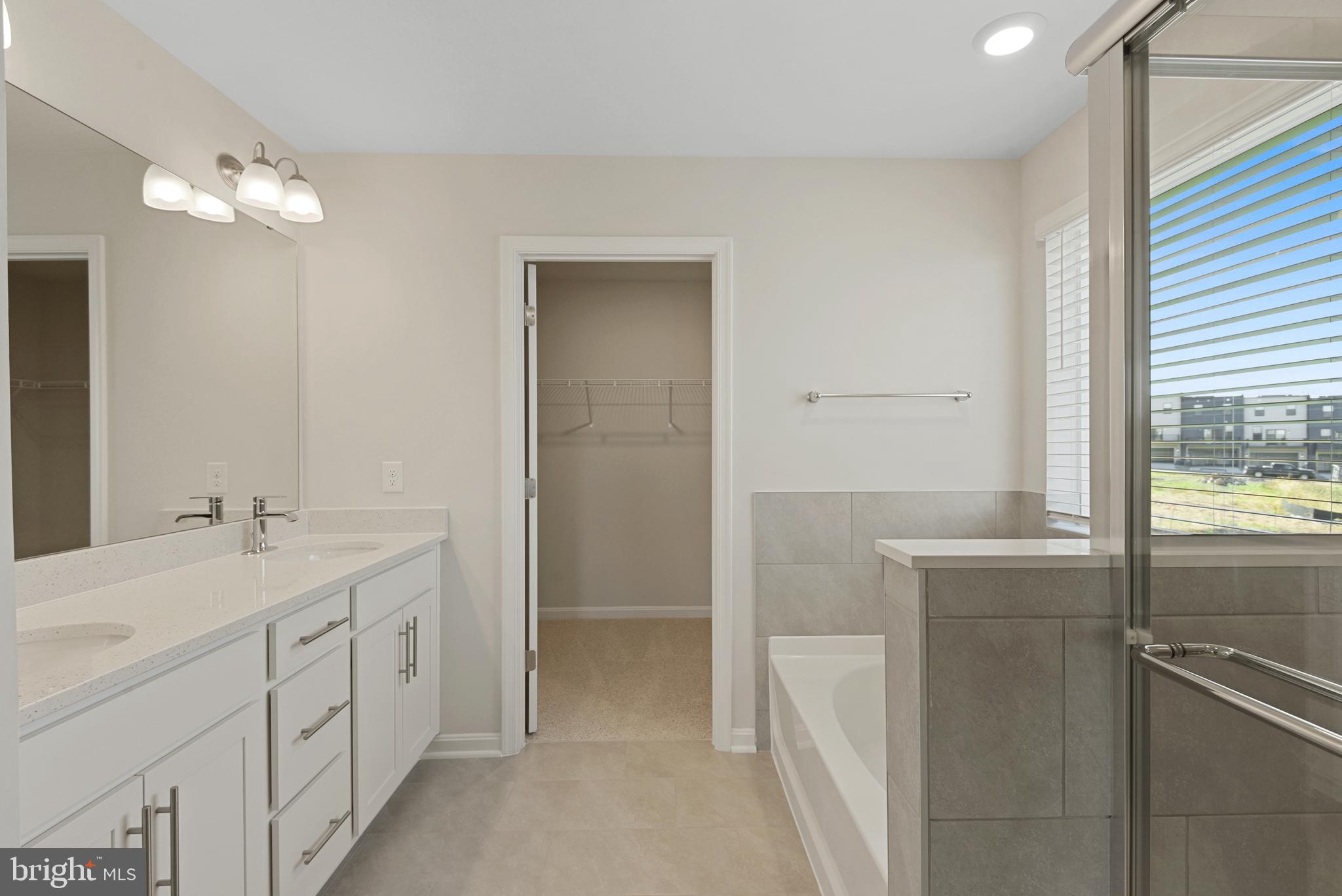 CREEKSIDE ESTATES - Residential