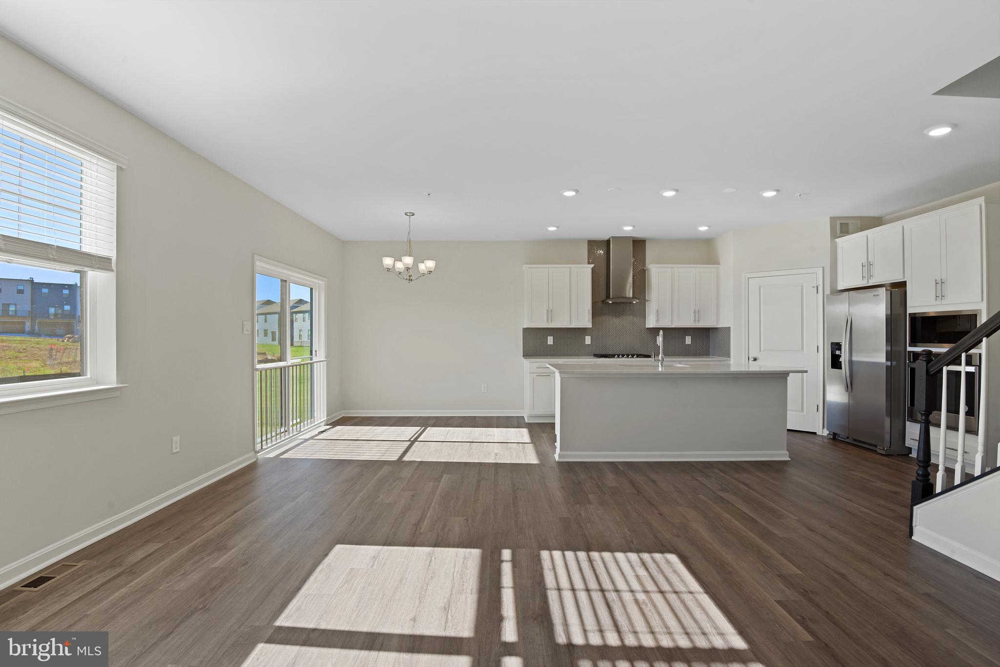 CREEKSIDE ESTATES - Residential