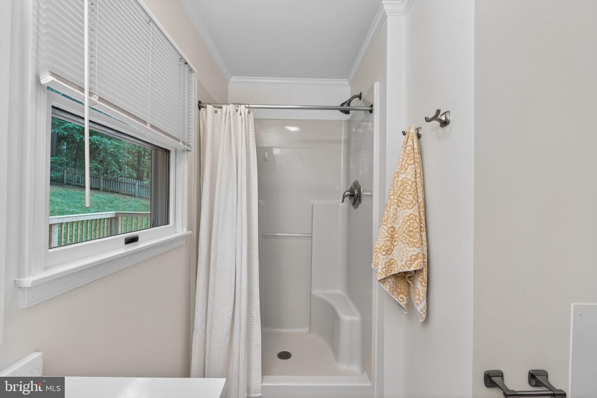 WHITE HALL - Residential