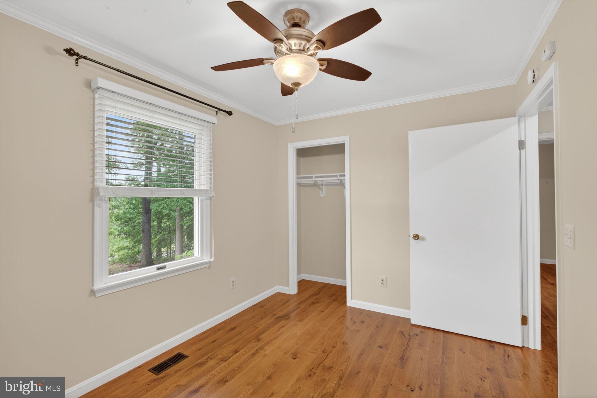 WHITE HALL - Residential