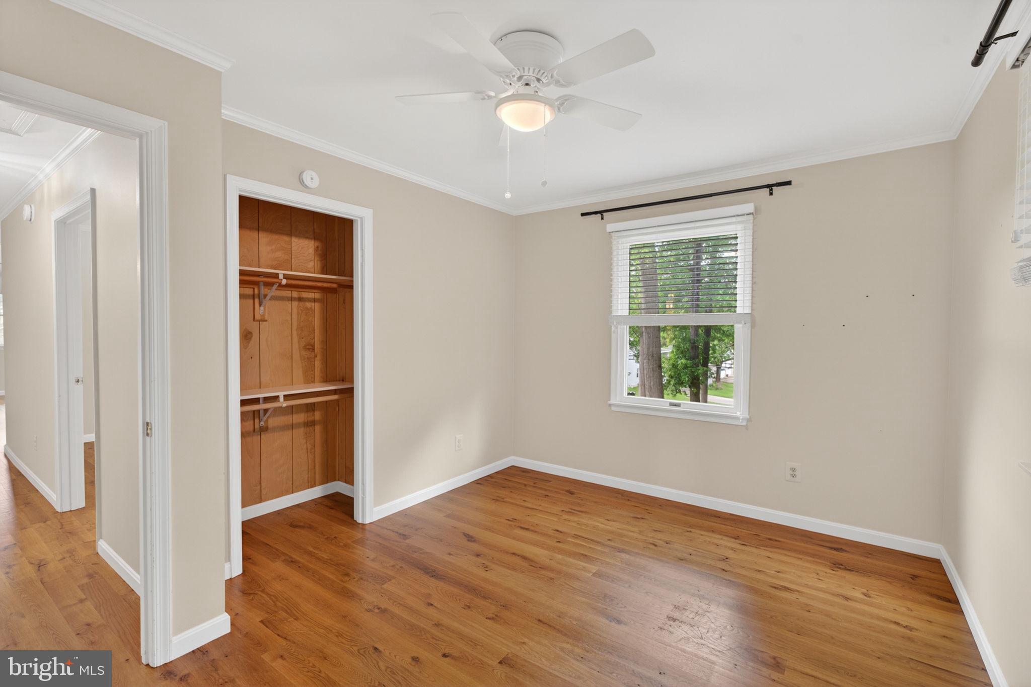 WHITE HALL - Residential