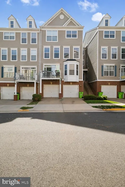 MLS: VAFX2240906