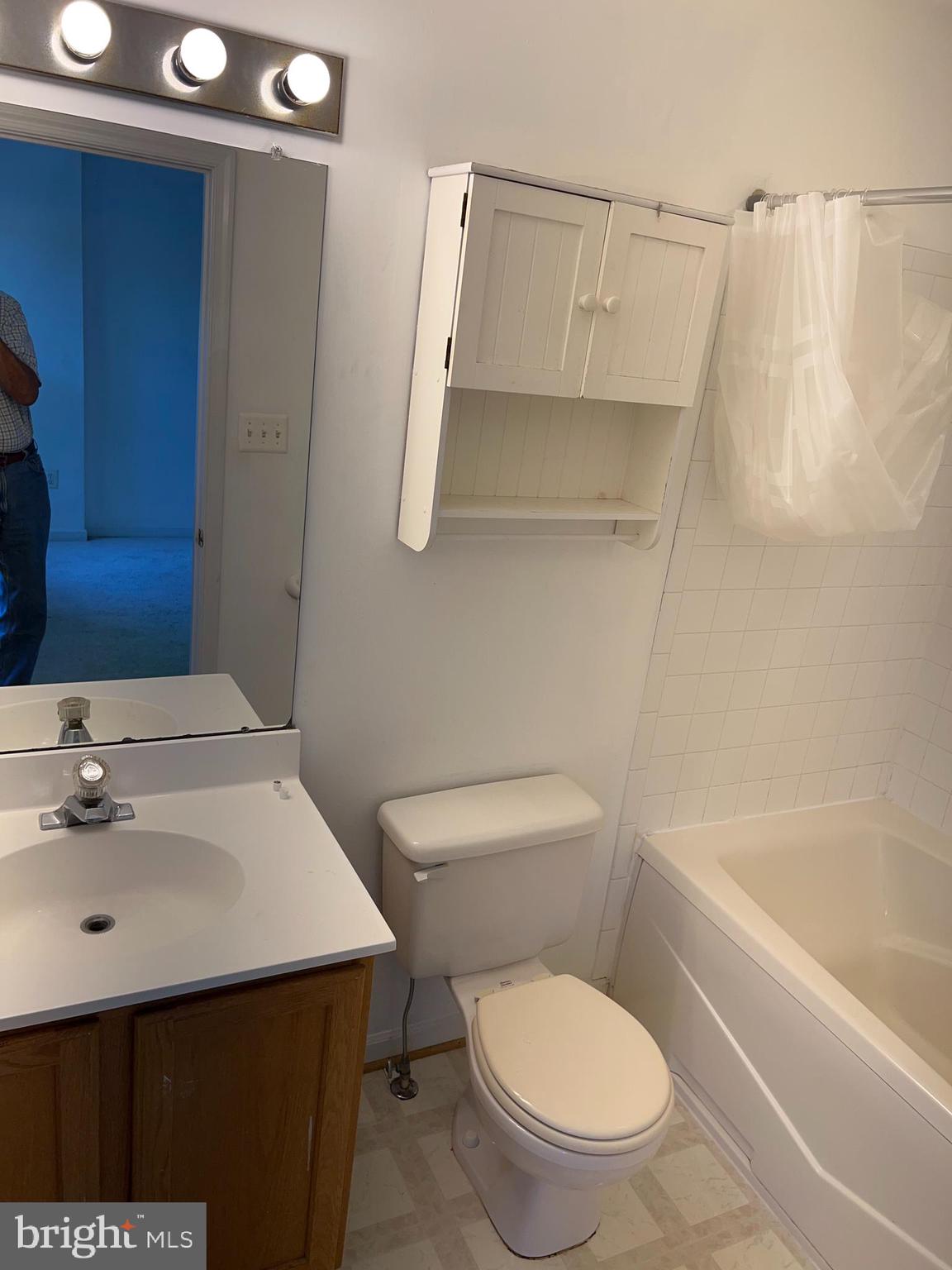 OVERLOOK - Residential Lease