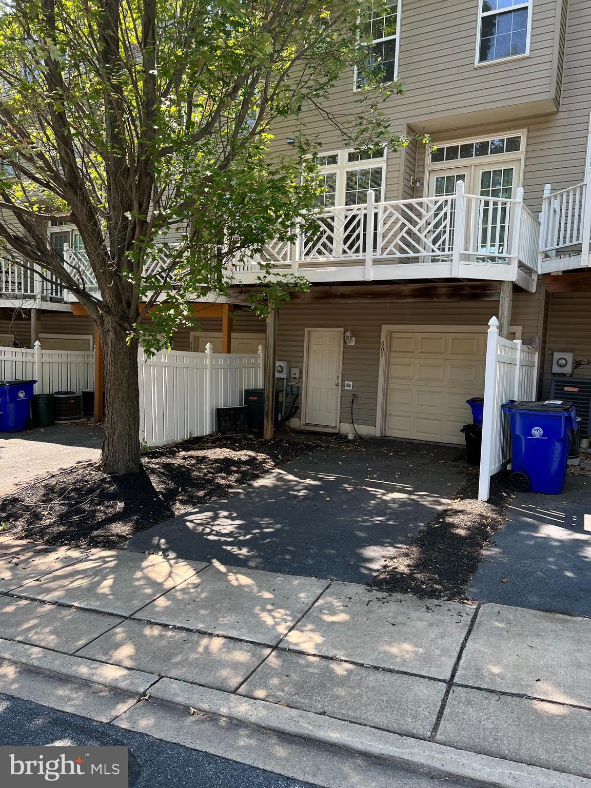 OVERLOOK - Residential Lease