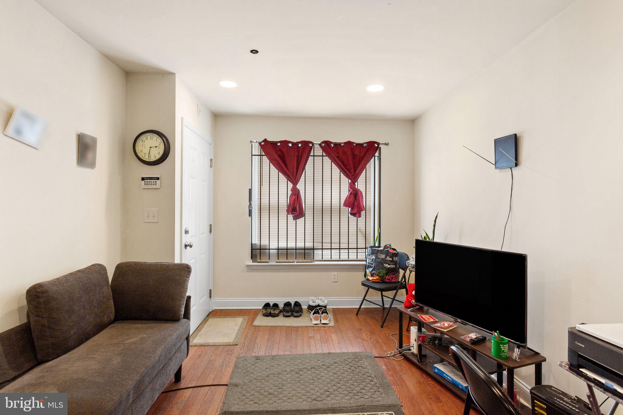 1716 W NORRIS STREET