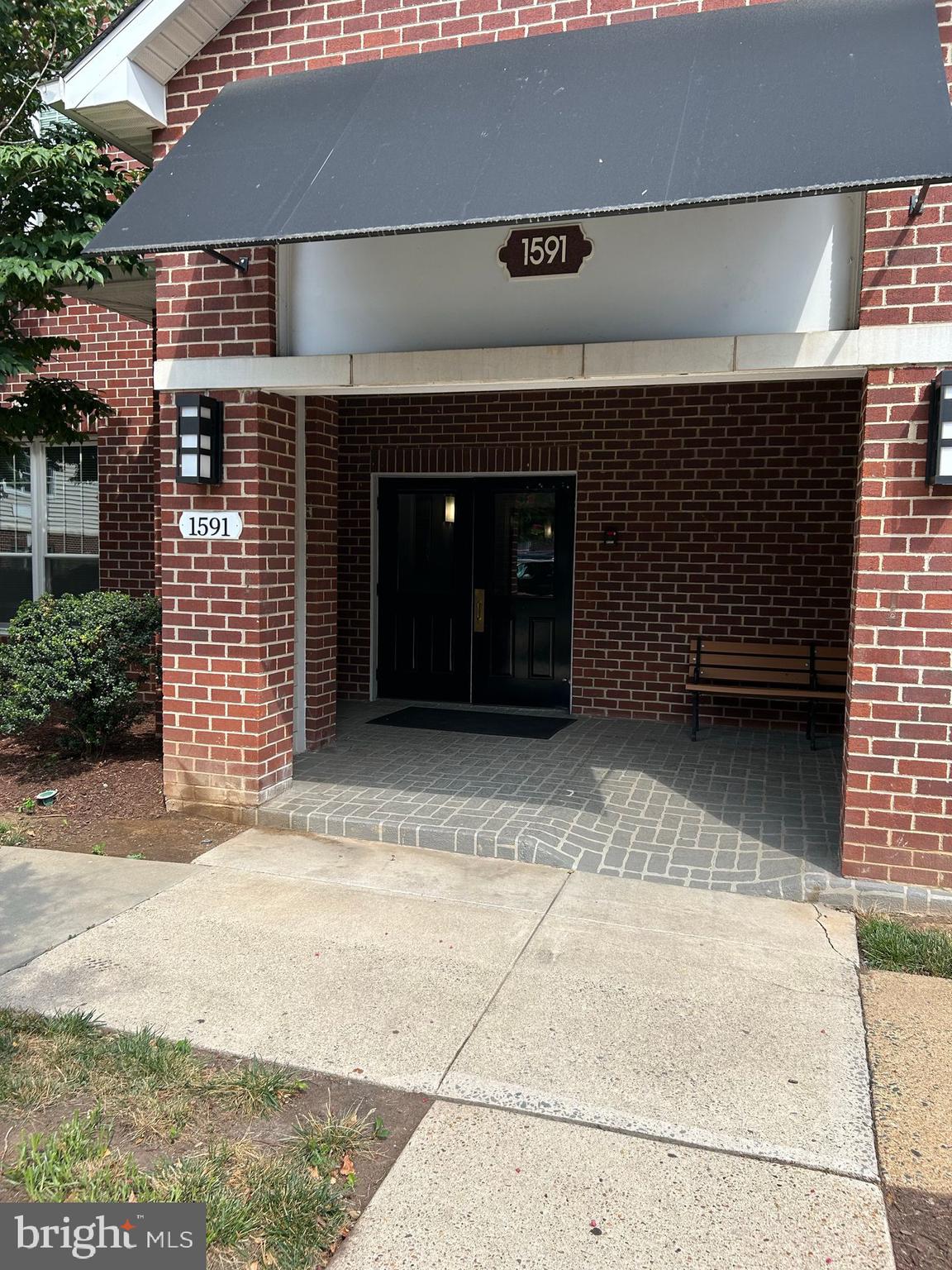 GATES OF MCLEAN - Residential Lease