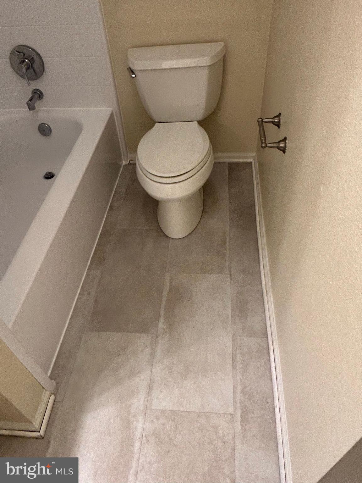 GATES OF MCLEAN - Residential Lease