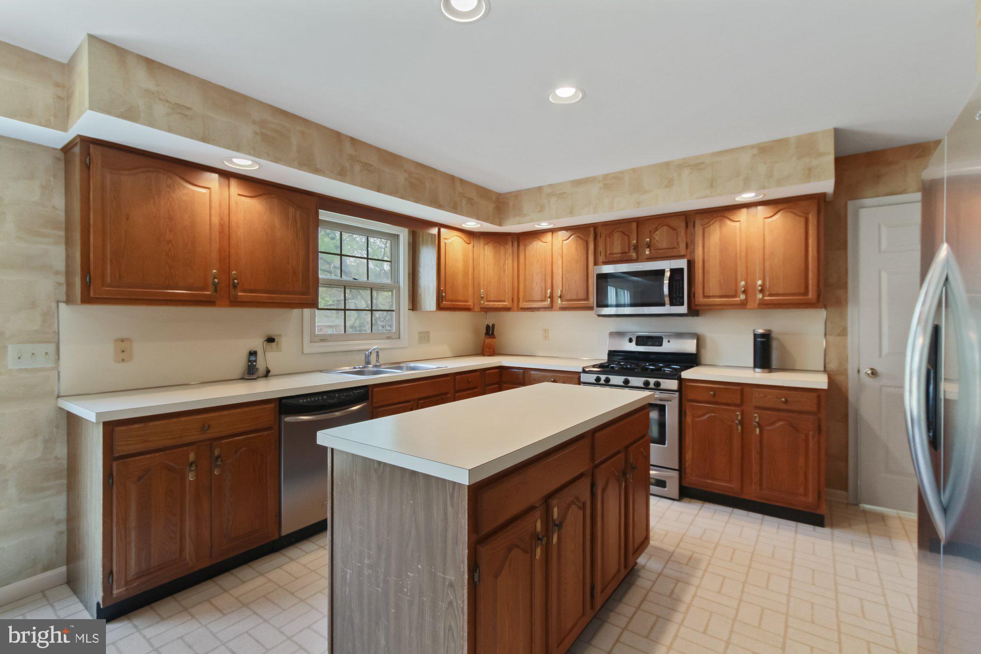 COLONIAL HEIGHTS - Residential