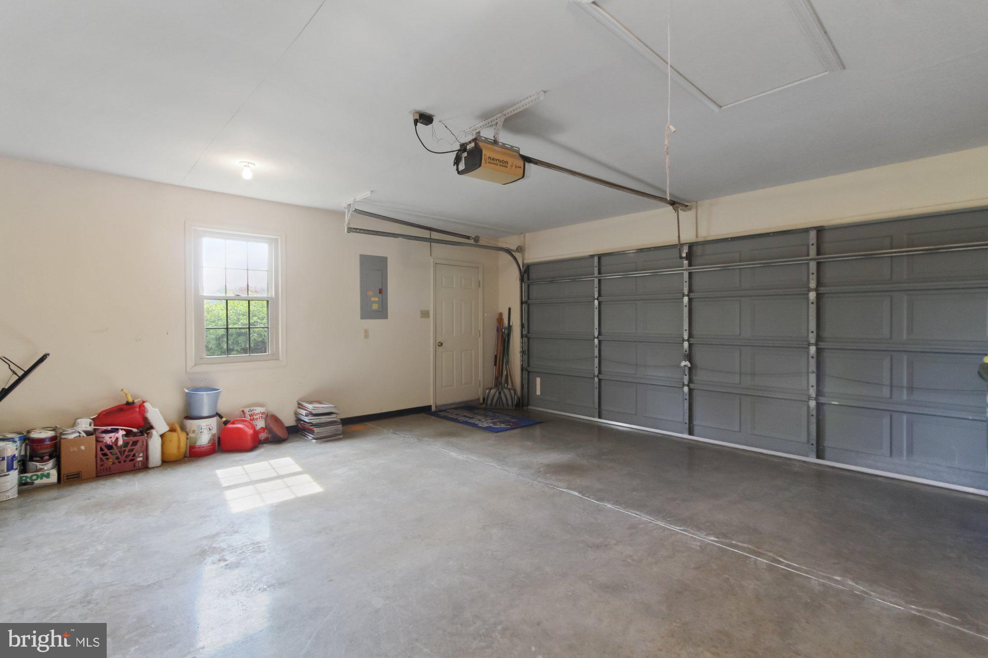 COLONIAL HEIGHTS - Residential