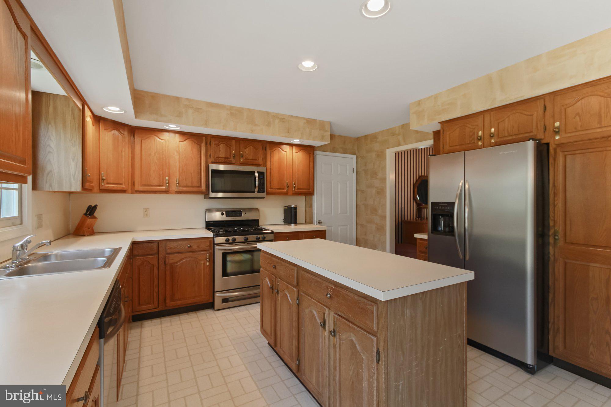 COLONIAL HEIGHTS - Residential